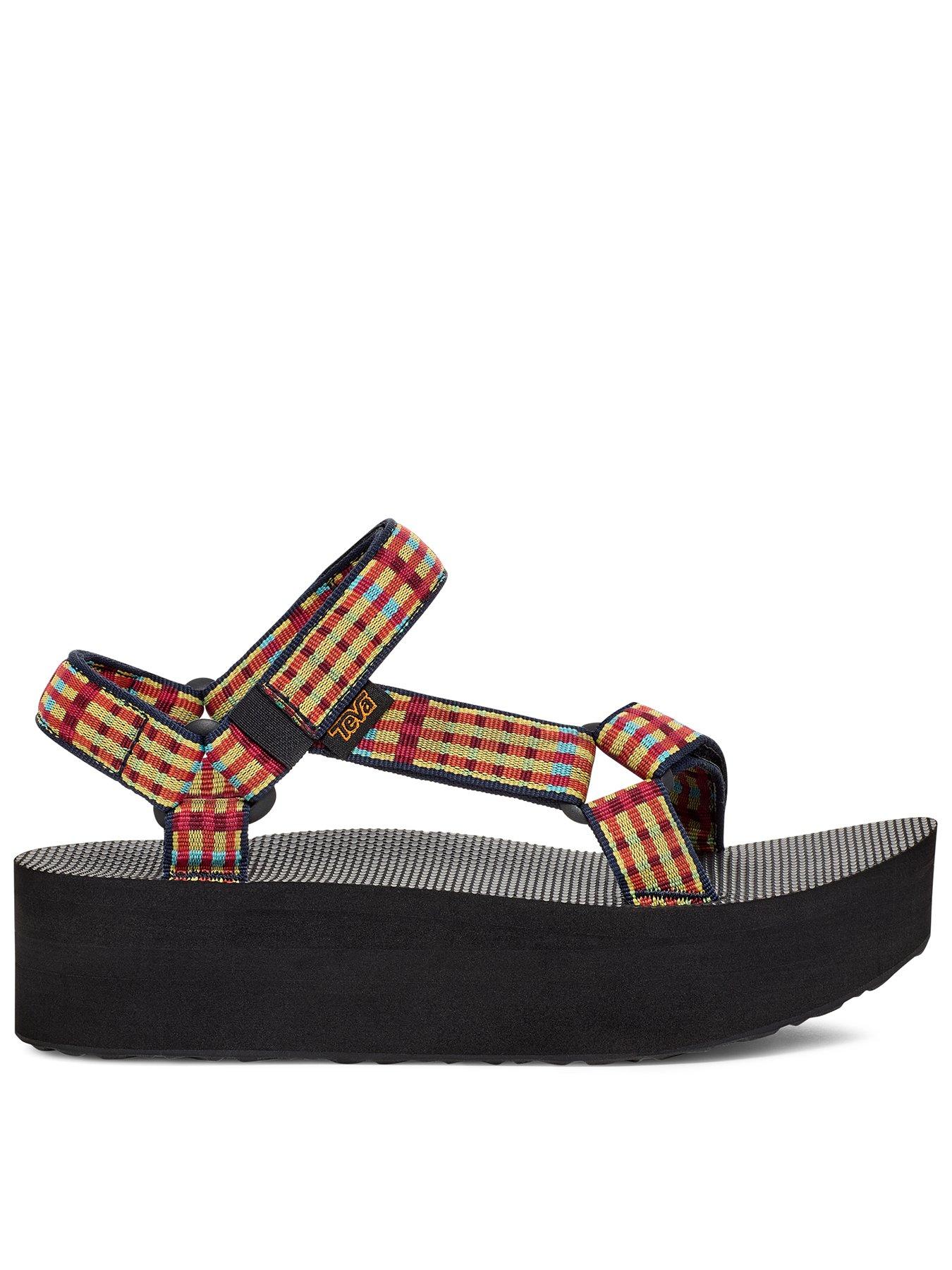 teva-flatform-universal-yellow