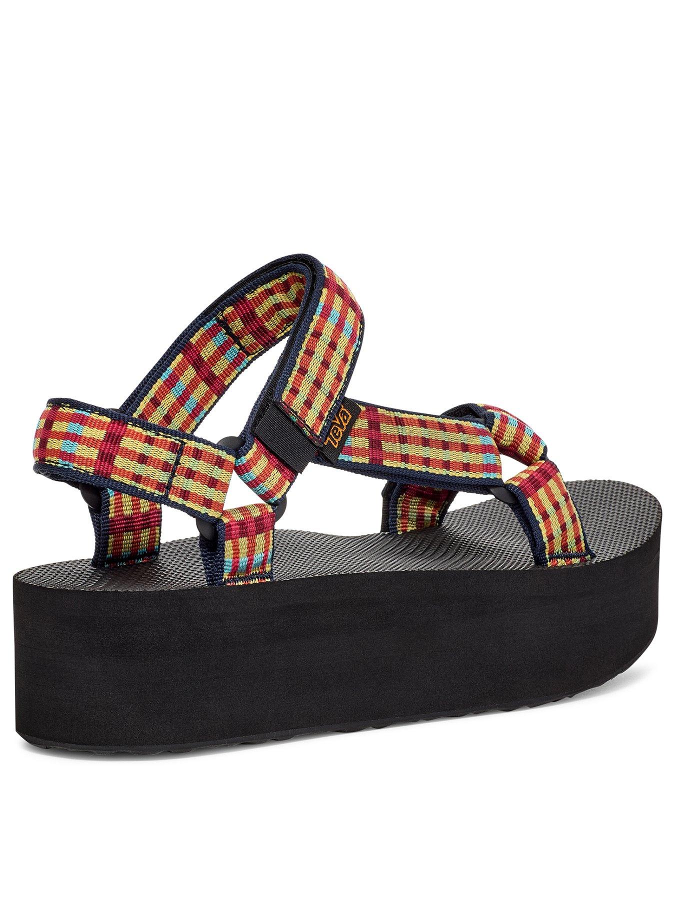 teva-flatform-universal-yellowback