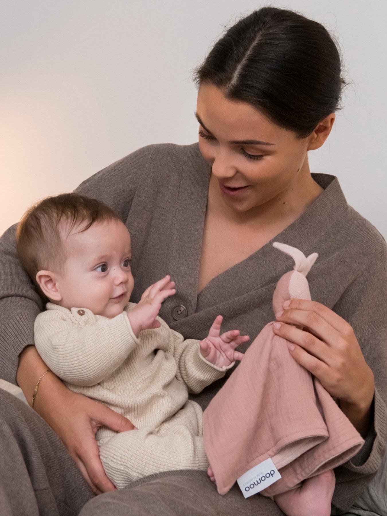 babymoov-you-and-me-2-in-1-baby-day-and-night-comforter-pink