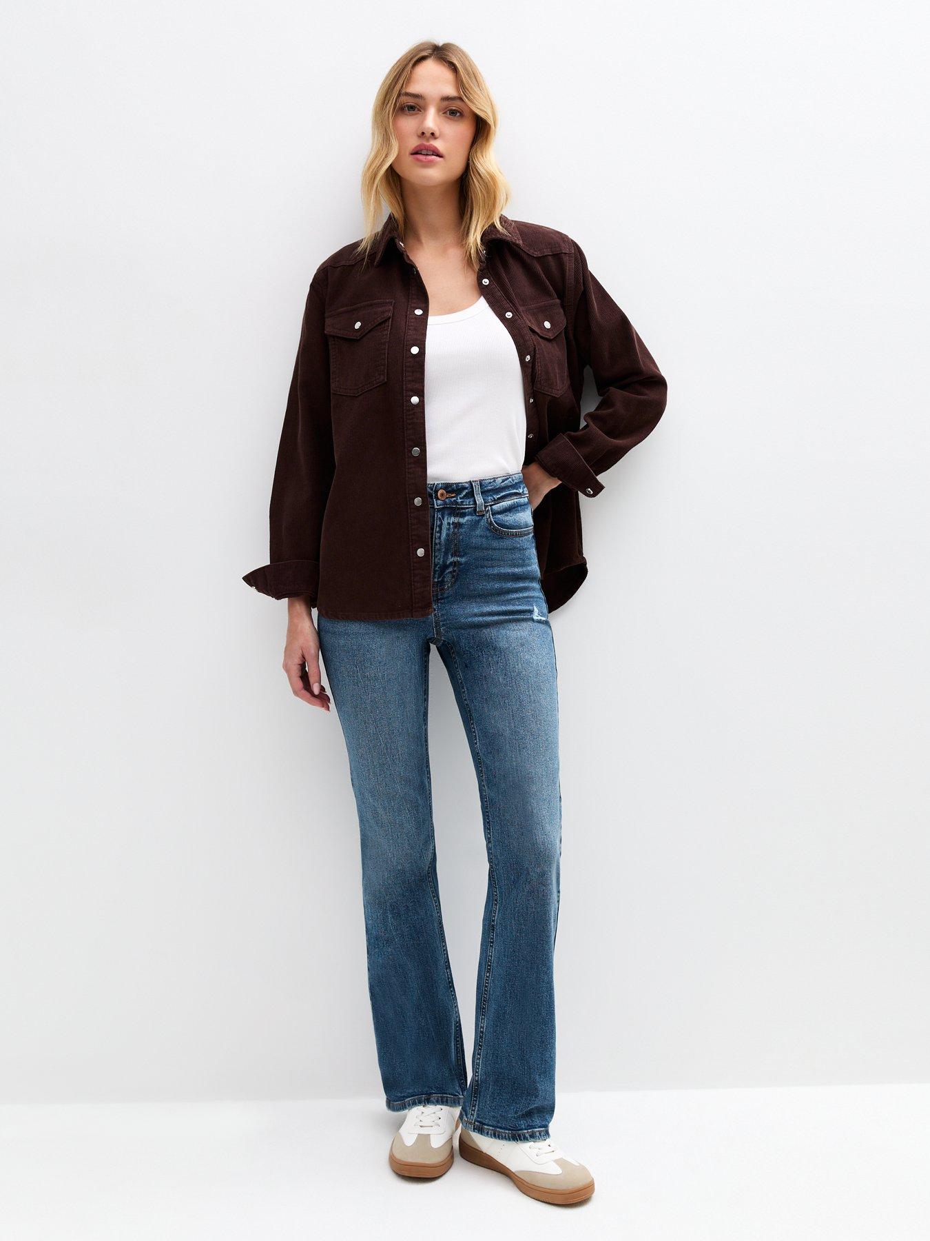 Image 3 of 6 of New Look Quinn Bootcut Flared Jeans - Blue