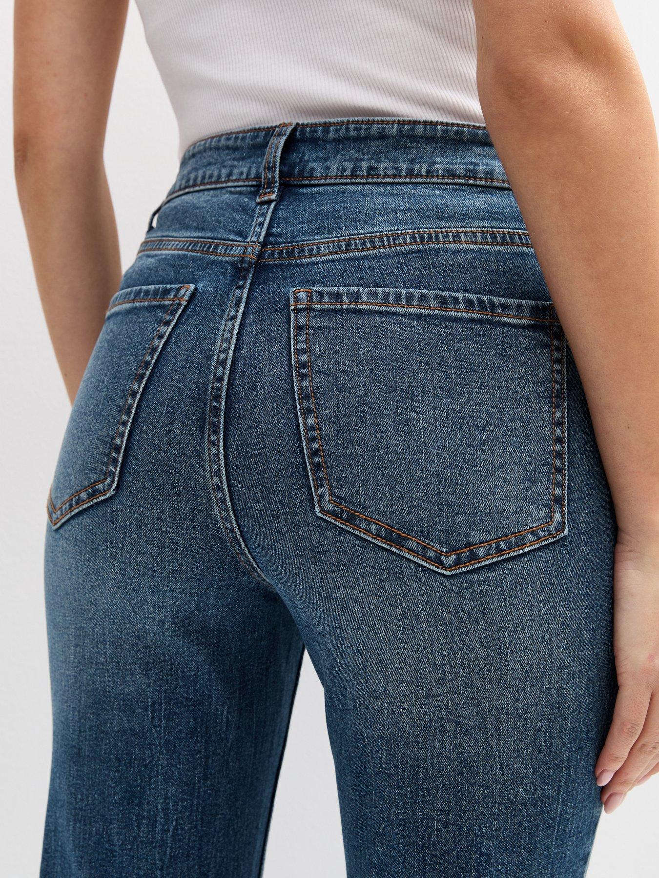 Image 5 of 6 of New Look Quinn Bootcut Flared Jeans - Blue