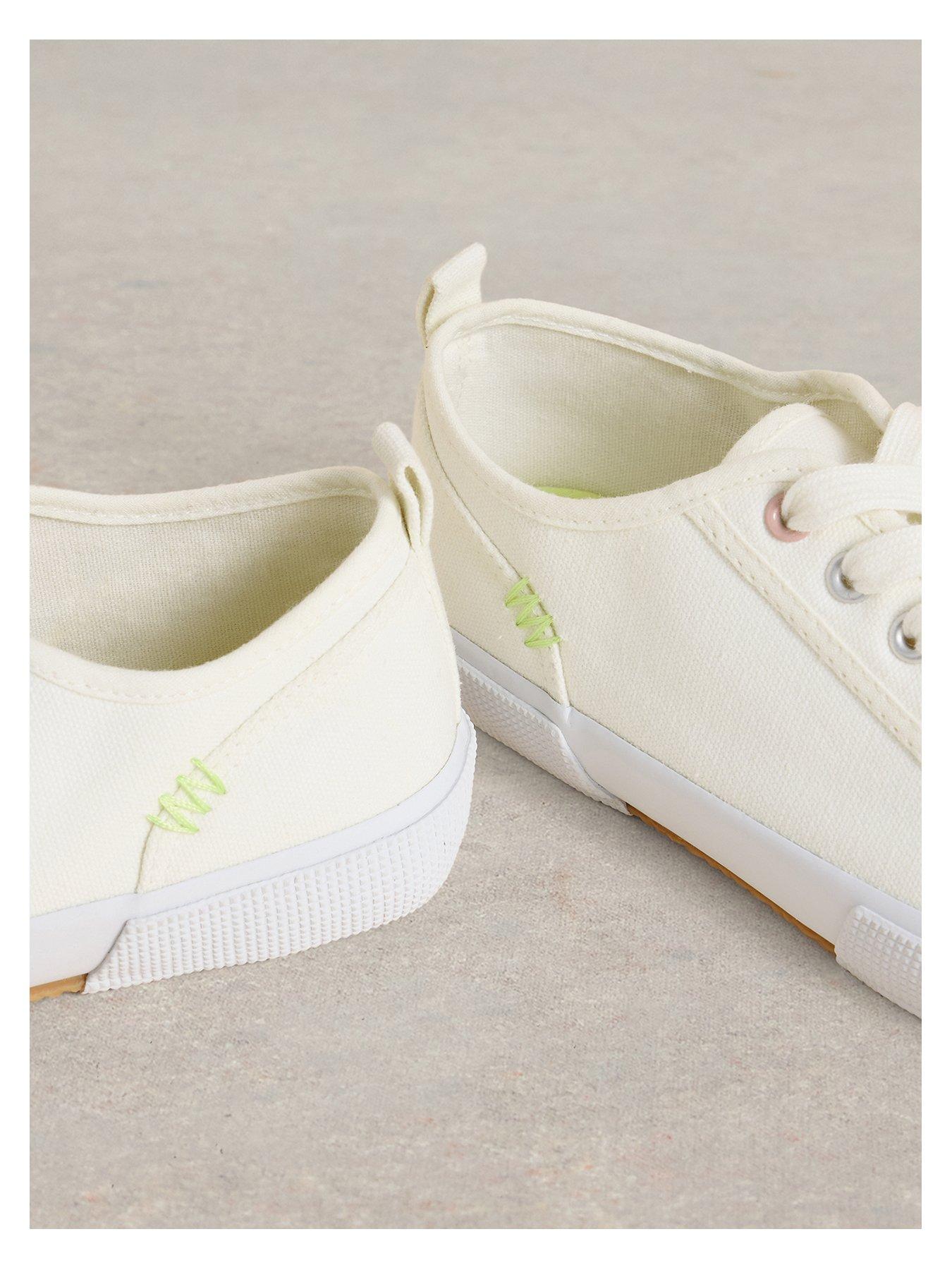 white-stuff-pippa-canvas-lace-up-trainer-whiteoutfit