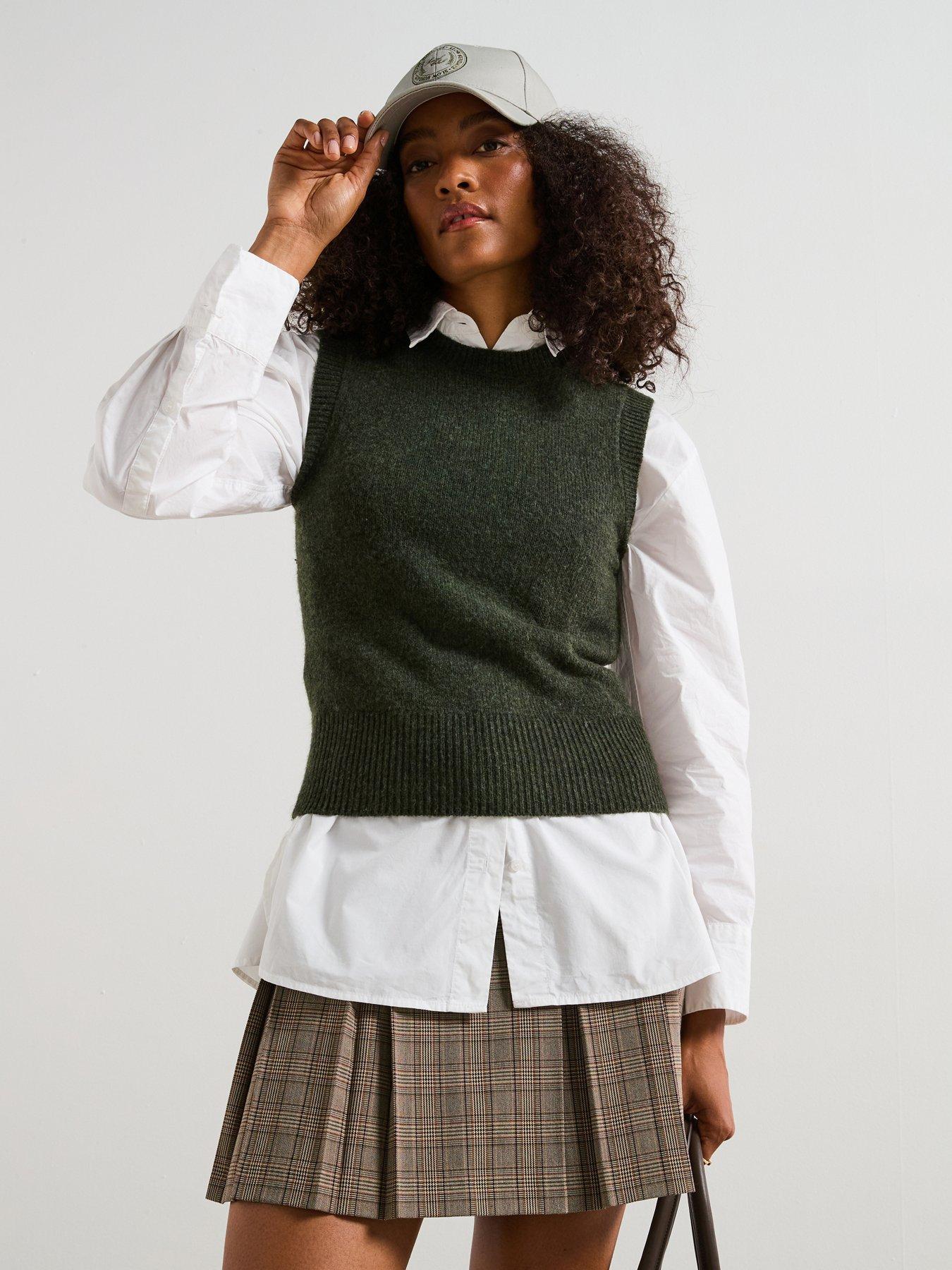 V by Very Timeless Yarn Crew Neck Knitted Vest - Dark Green