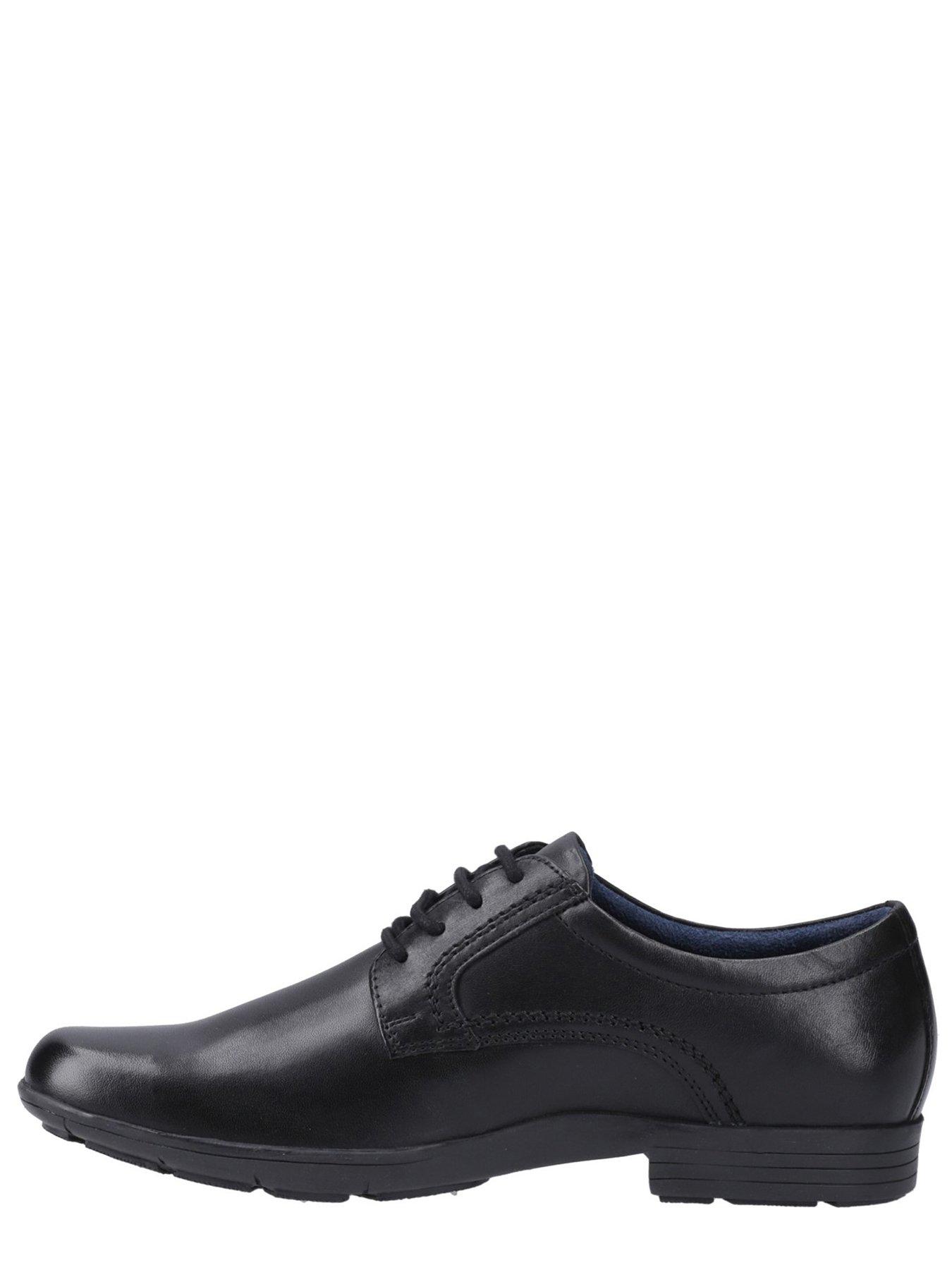 pod-youth-alec-blackoutfit