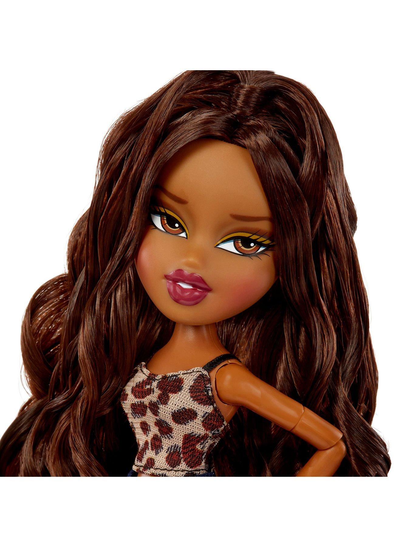 Image 5 of 7 of Bratz Bratz Goin Out! Doll- Sasha