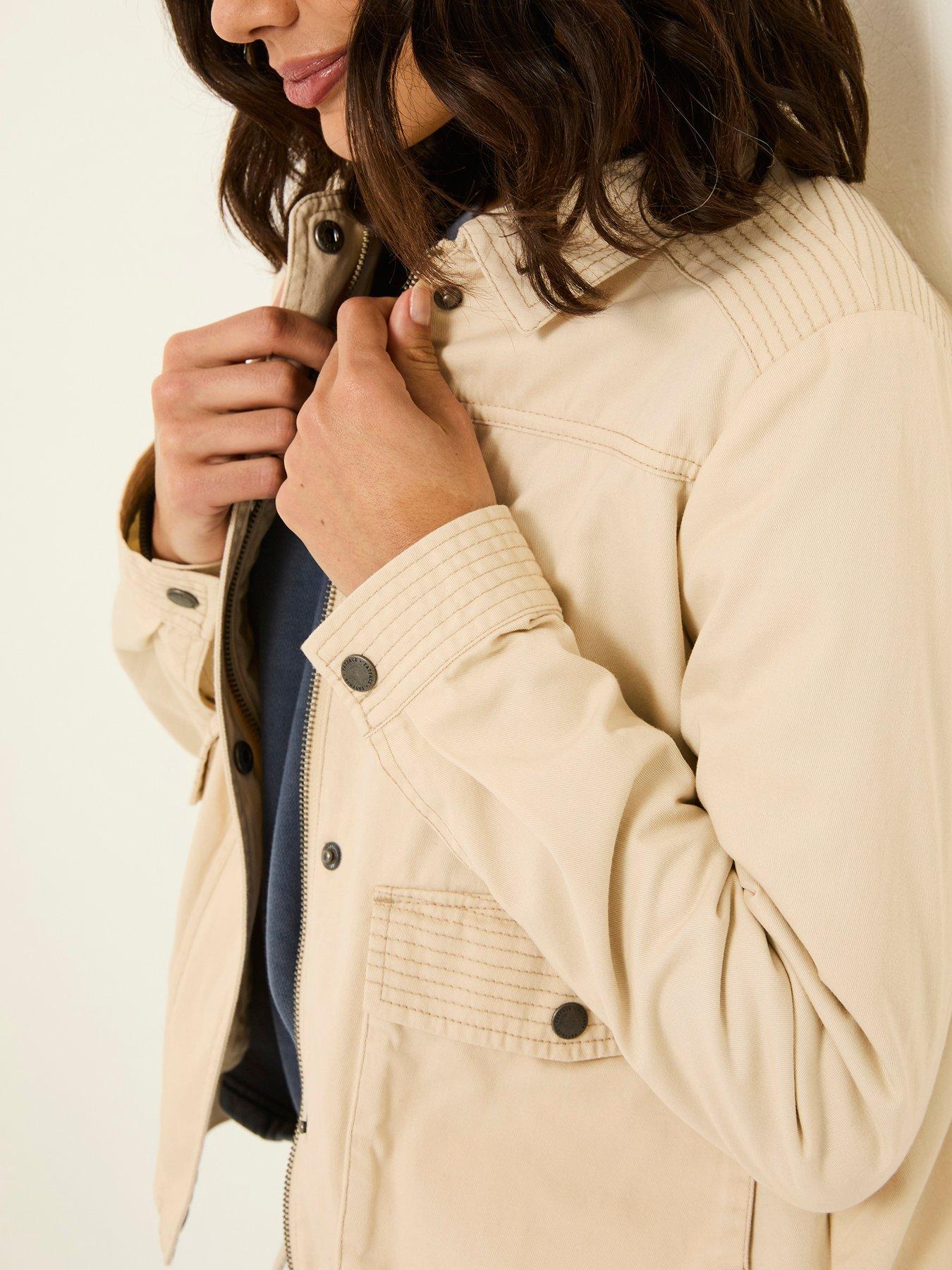 fatface-sienna-crop-jacket-beigeoutfit