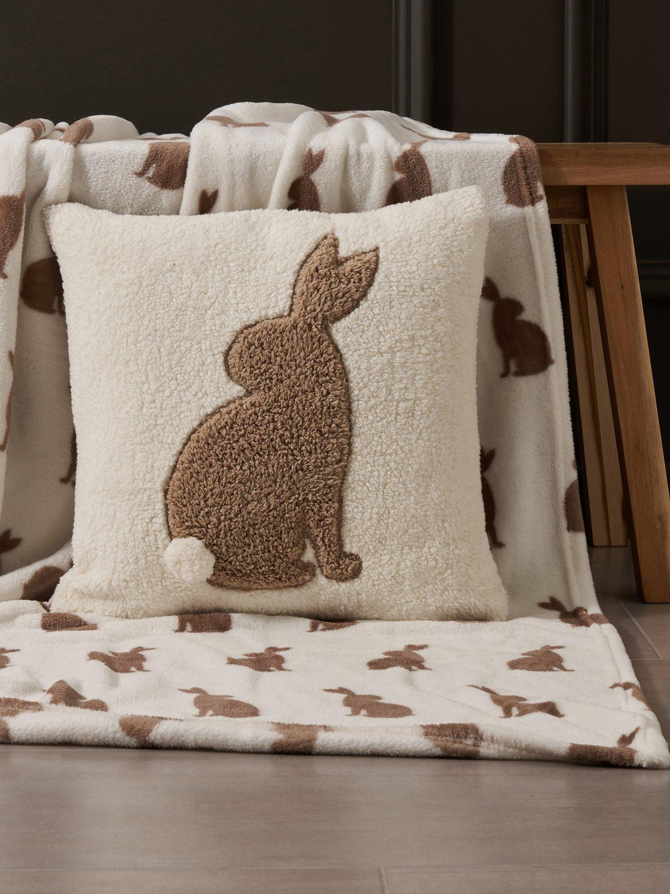 the-very-collection-bunny-throwdetail