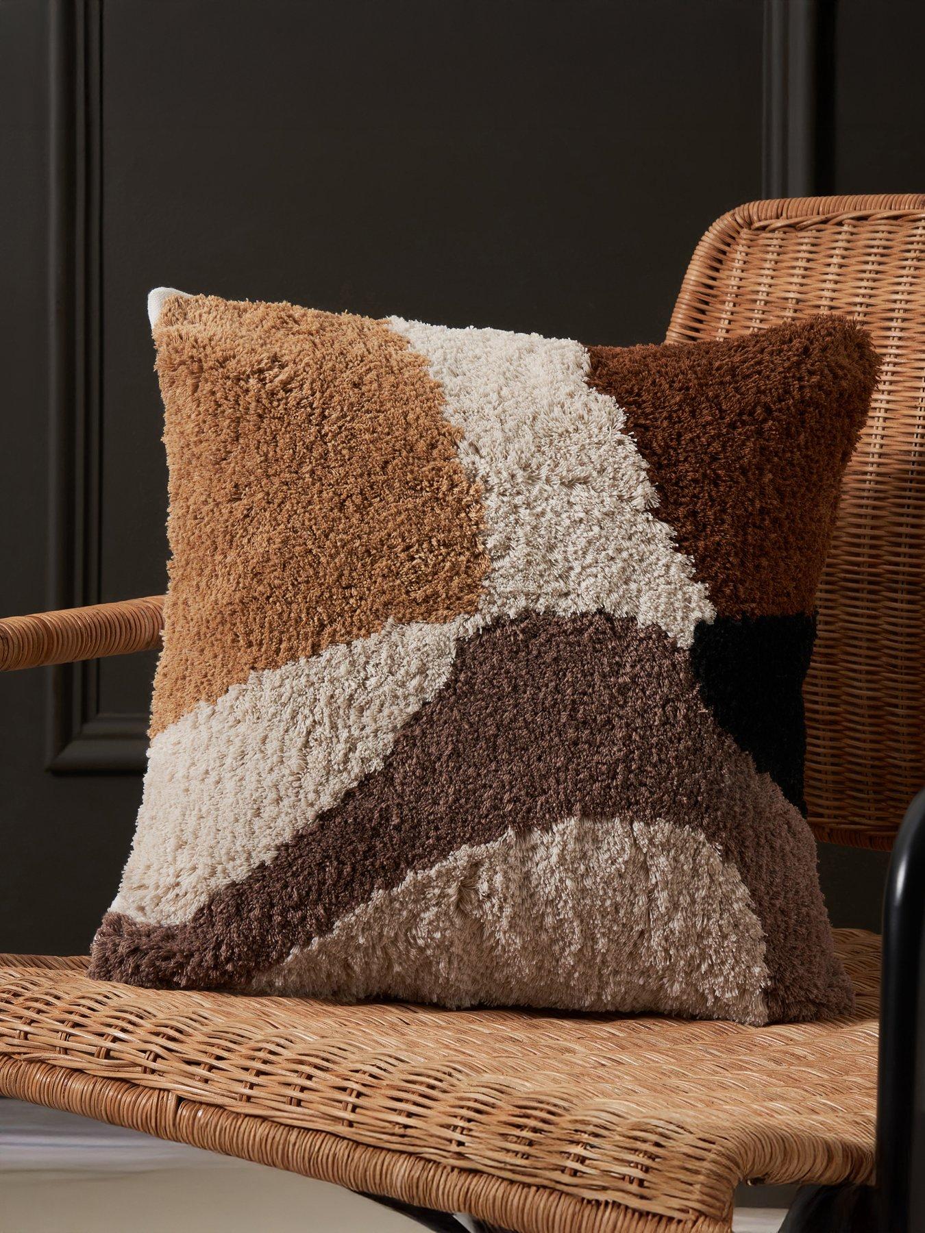 very-home-abstract-tufted-cushion