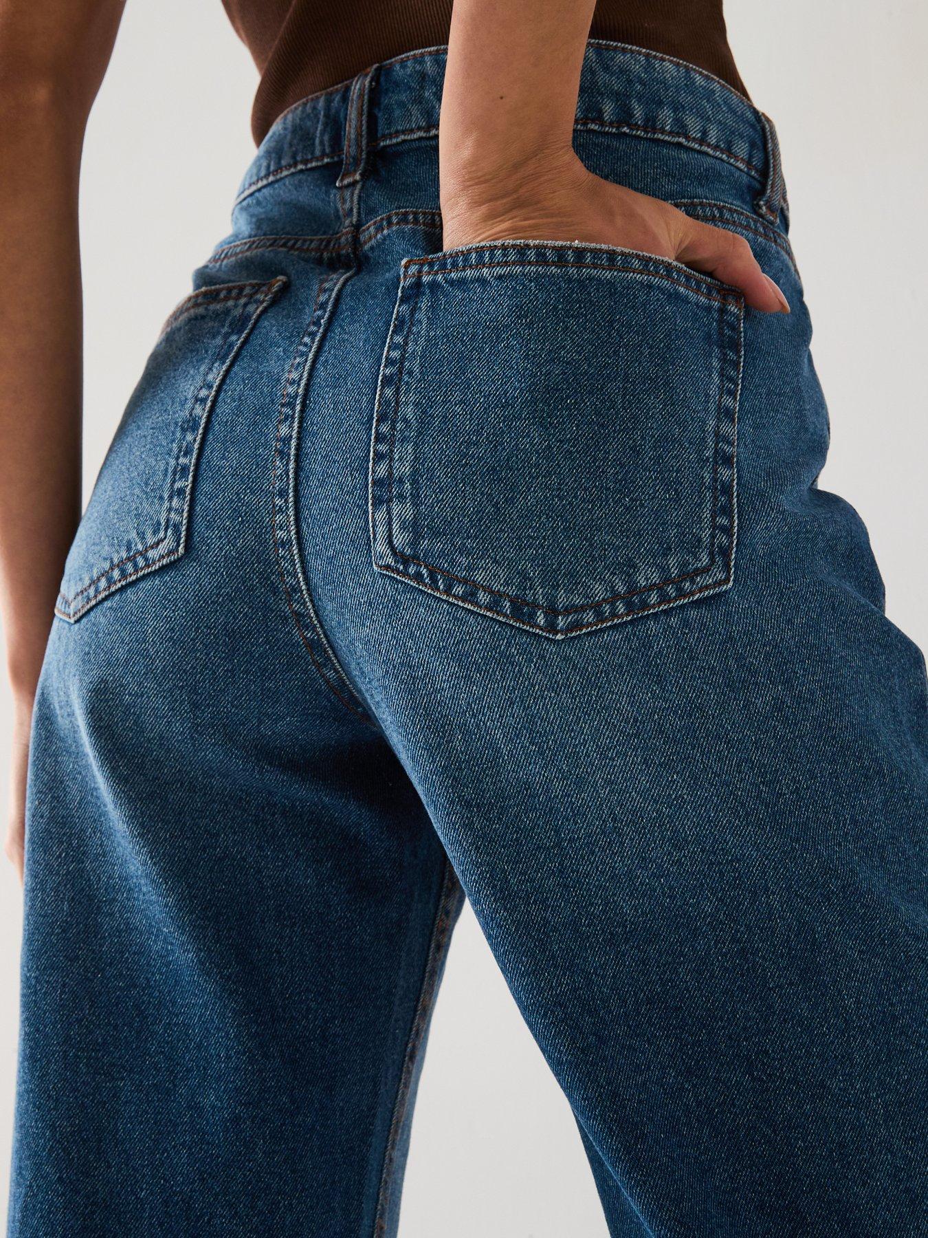 the-very-collection-distressed-authentic-boyfriend-jeans-dark-washoutfit