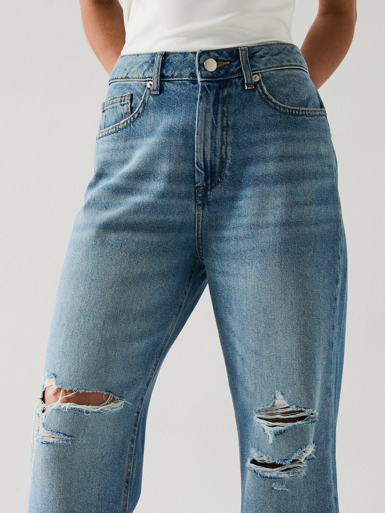 the-very-collection-distressed-authentic-boyfriend-jeans-mid-washoutfit
