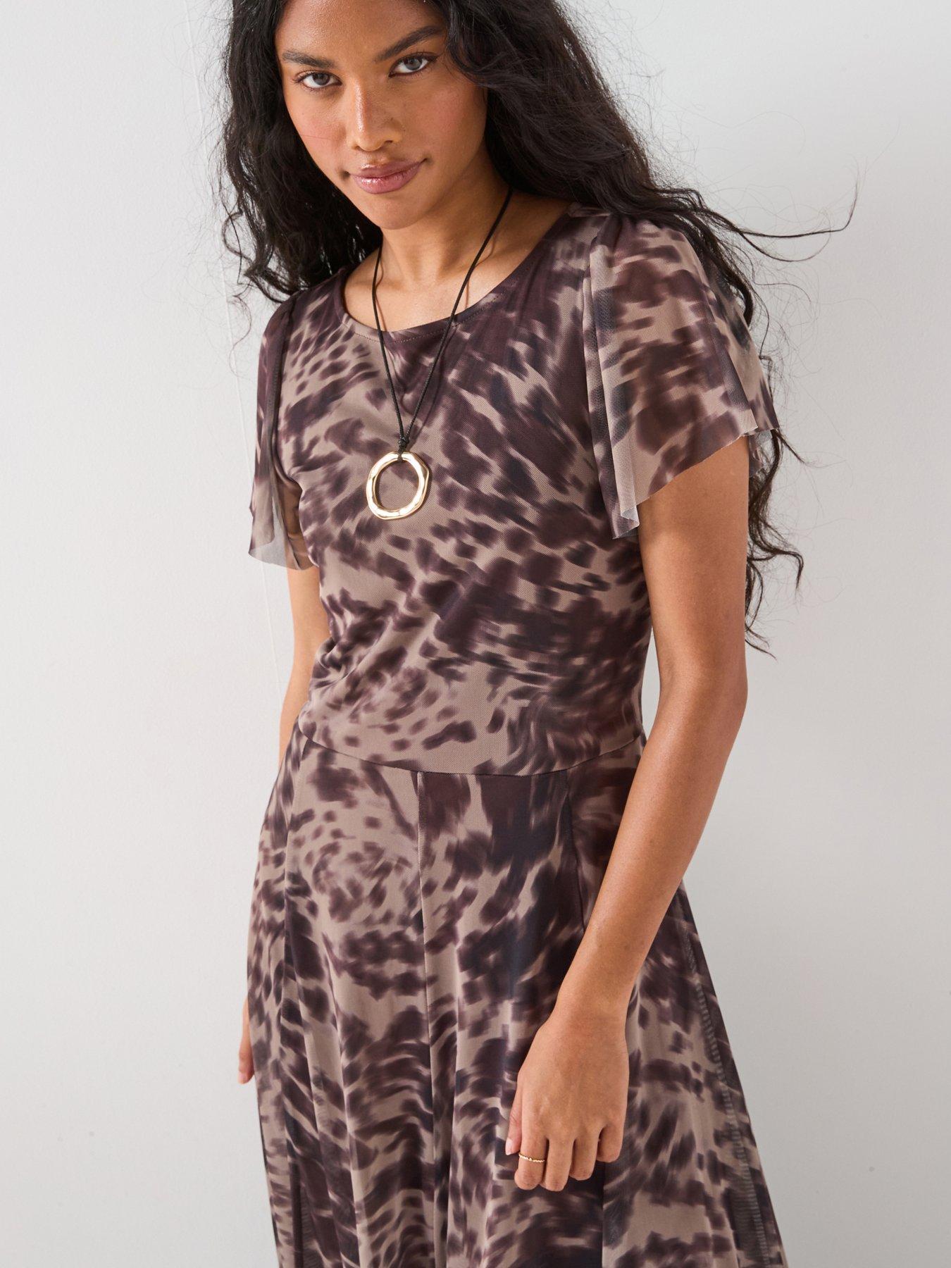 v-by-very-frill-shoulder-flowing-dress-printback