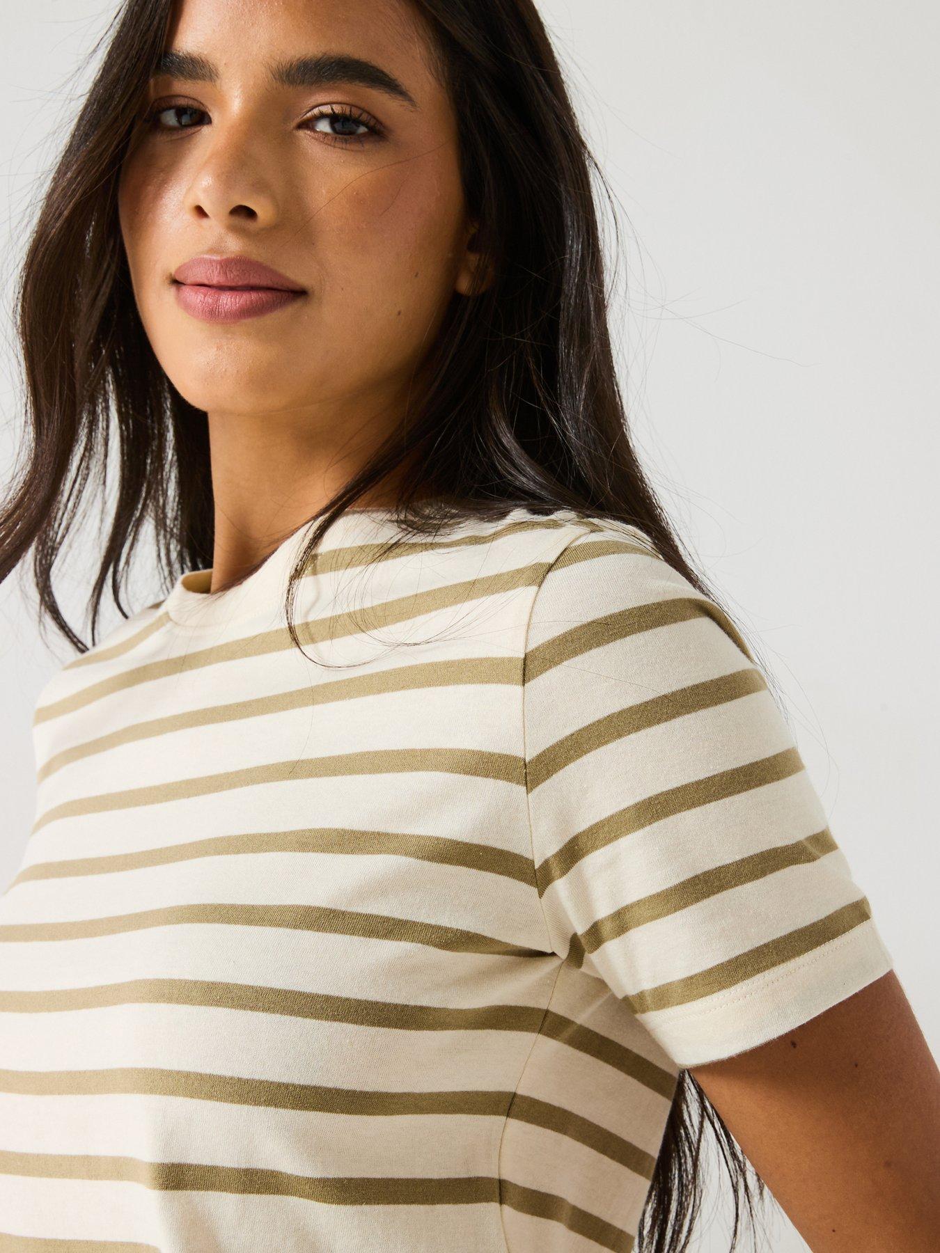 v-by-very-crew-t-shirt-whiteoutfit