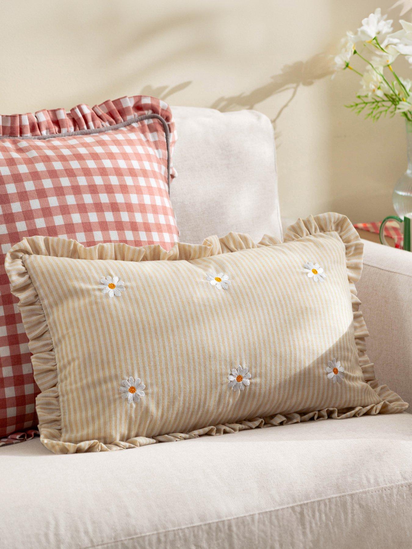 undefined Les Fruites Daisies Cushion – 30 x 50 cm