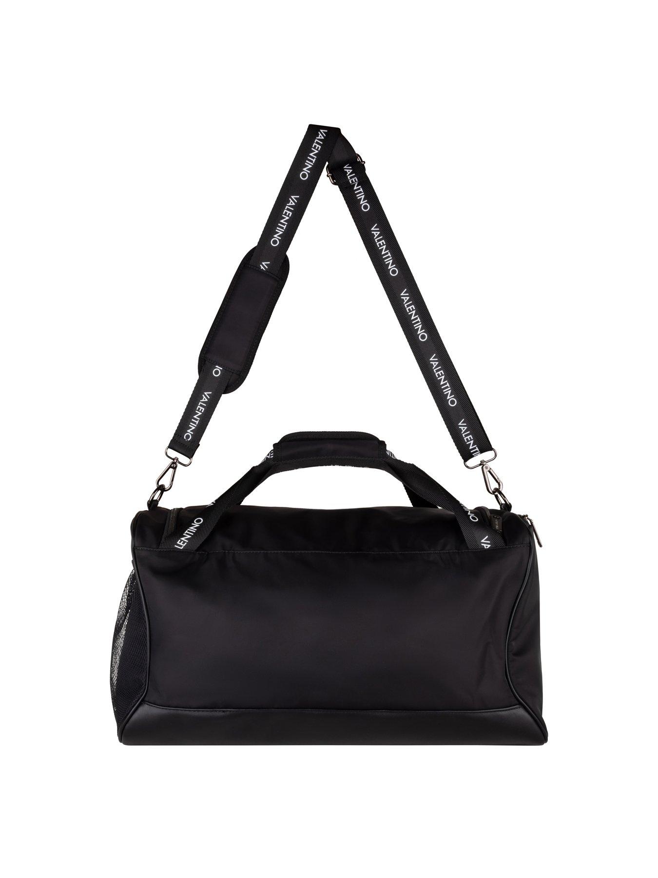 valentino-kylo-hand-duffer-bag-nerooutfit