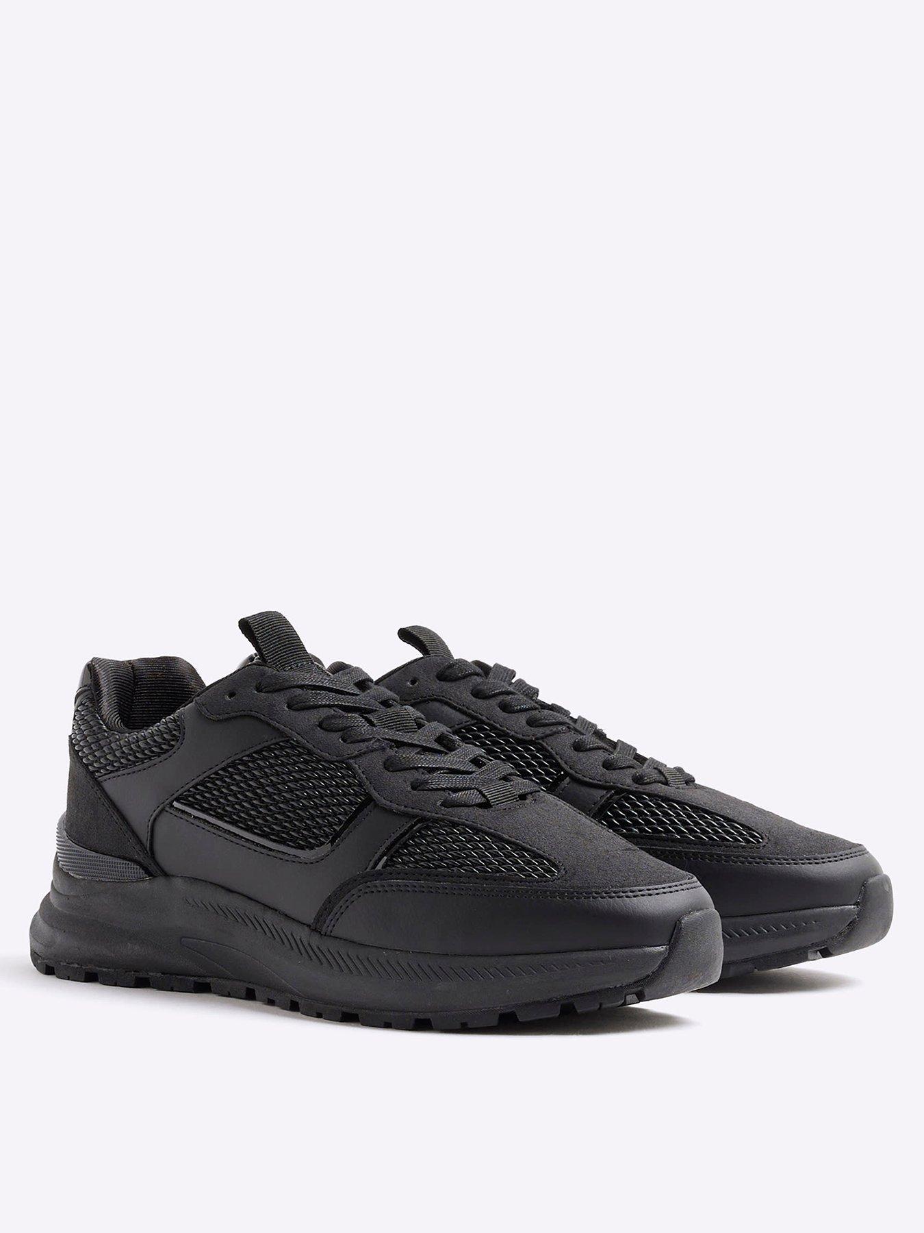 river-island-techinal-runner-shoes-blackoutfit