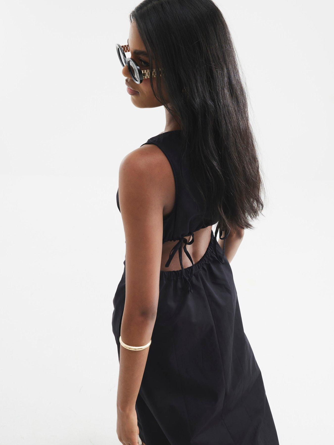 Image 2 of 4 of River Island Cut Out Maxi Dress - Black