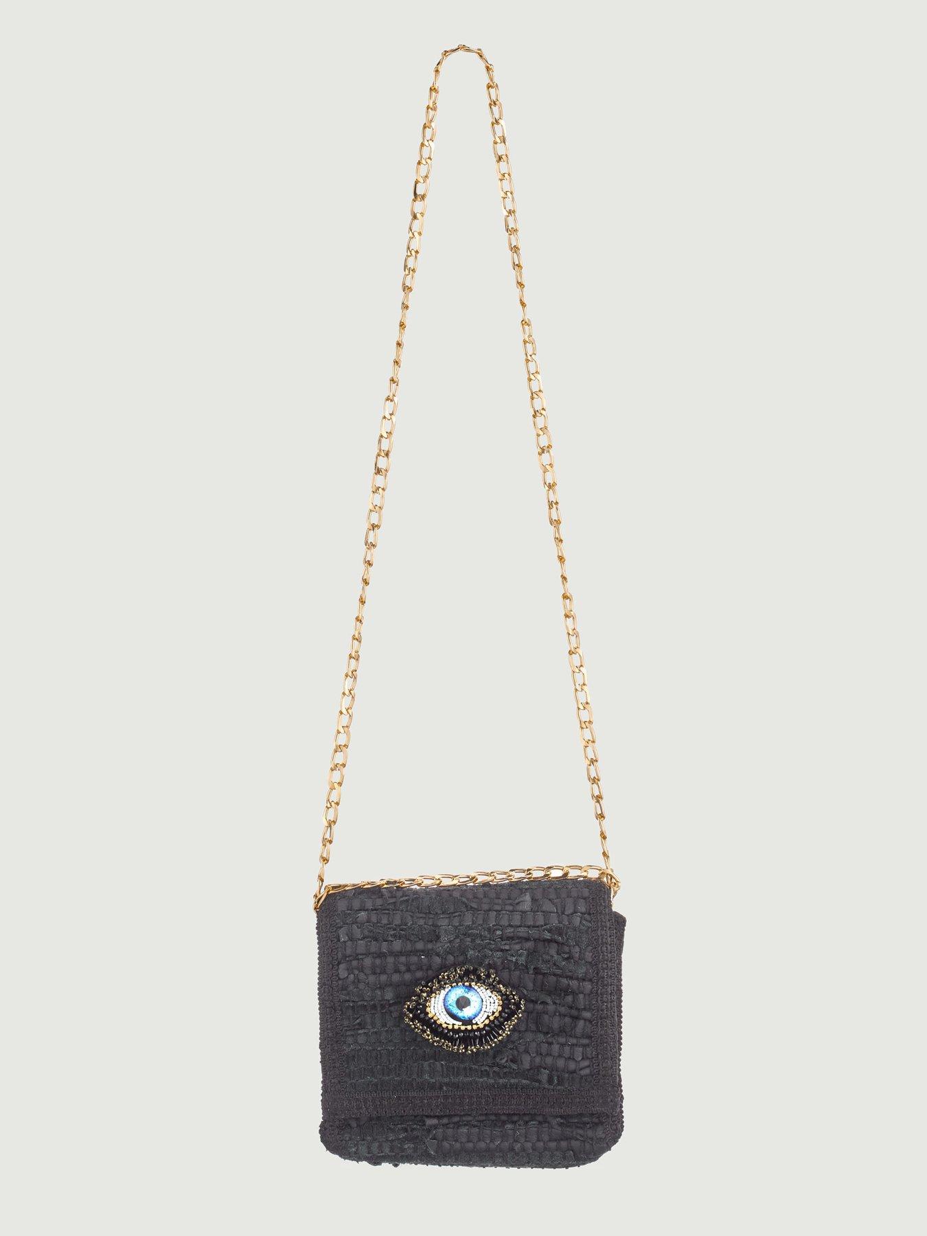 sorena-gypsy-eye-with-chain-blackoutfit