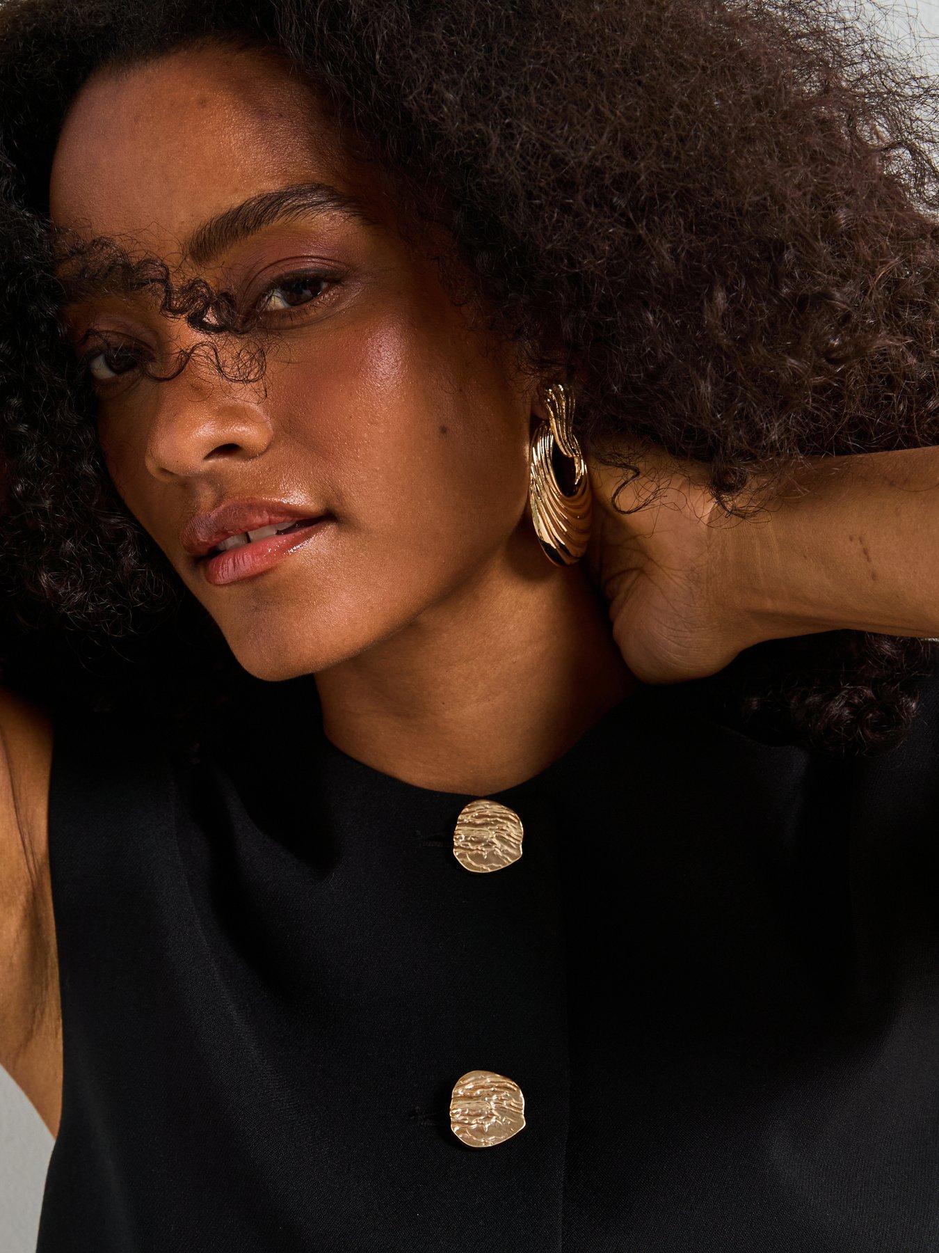 v-by-very-round-neck-scoop-waistcoat-with-statement-button-blackoutfit