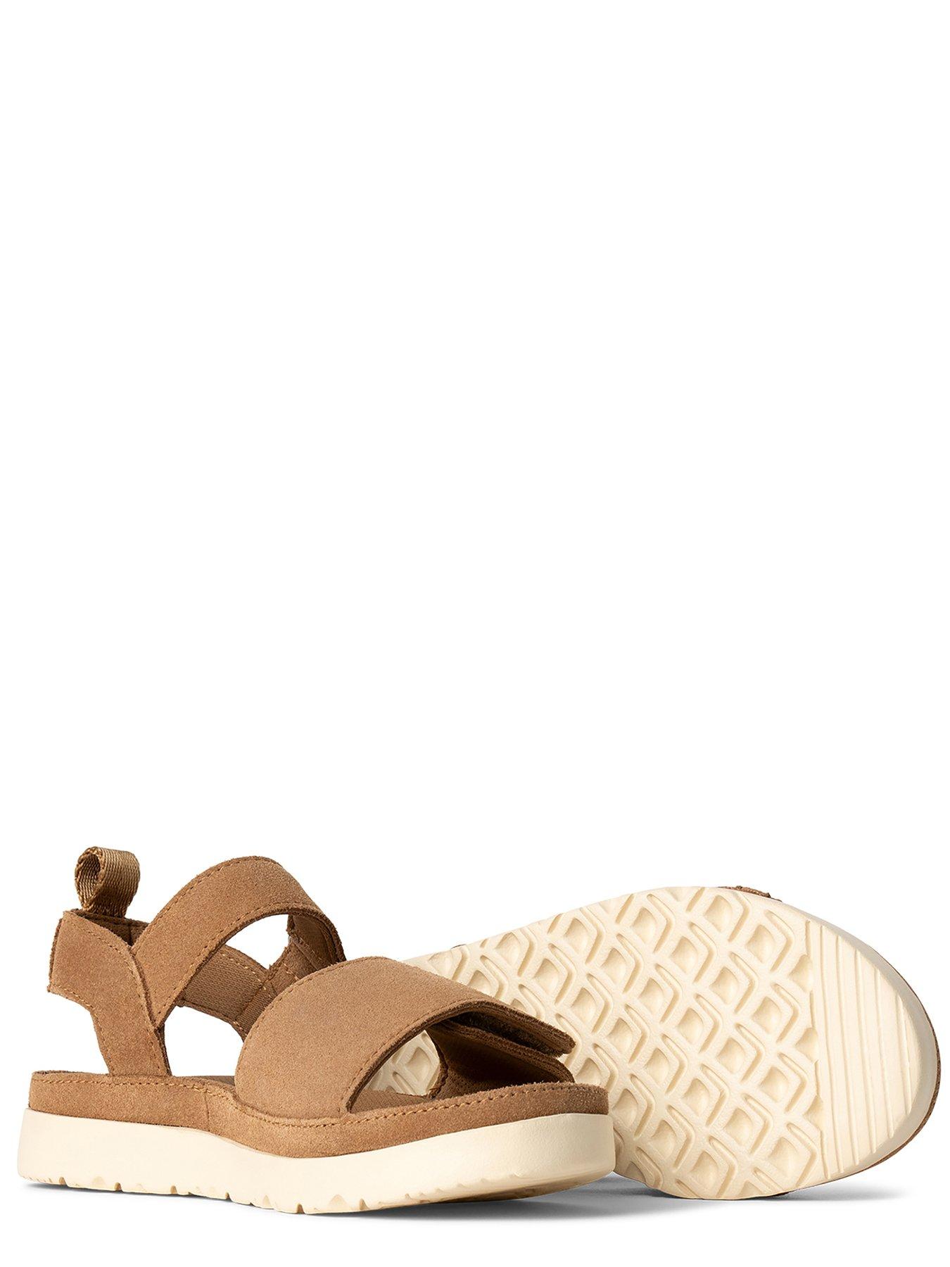 ugg-kids-goldenstar-clog-chestnutoutfit