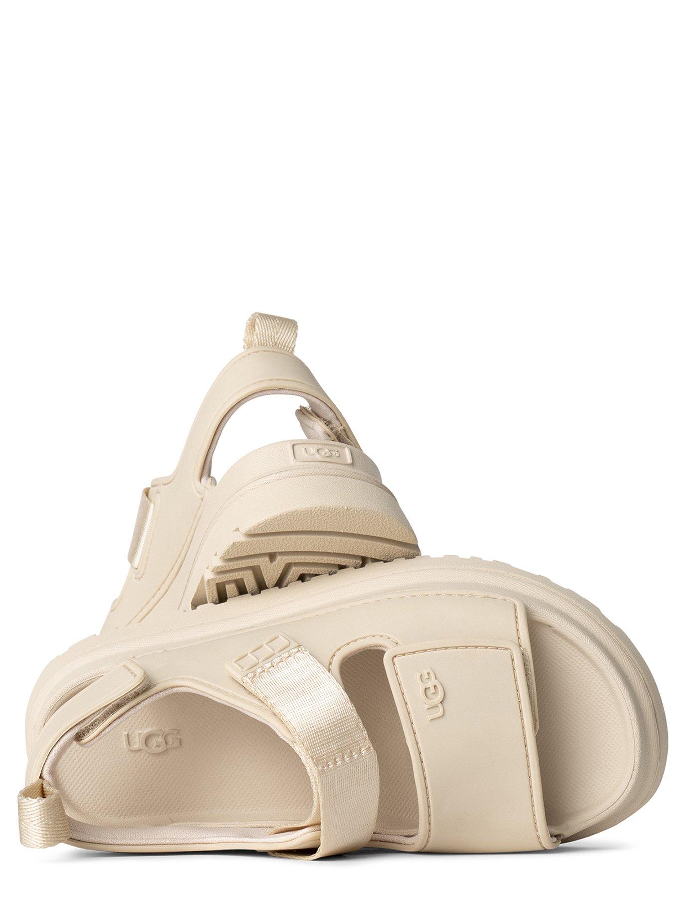 ugg-kids-goldenglow-sandal-sea-saltoutfit