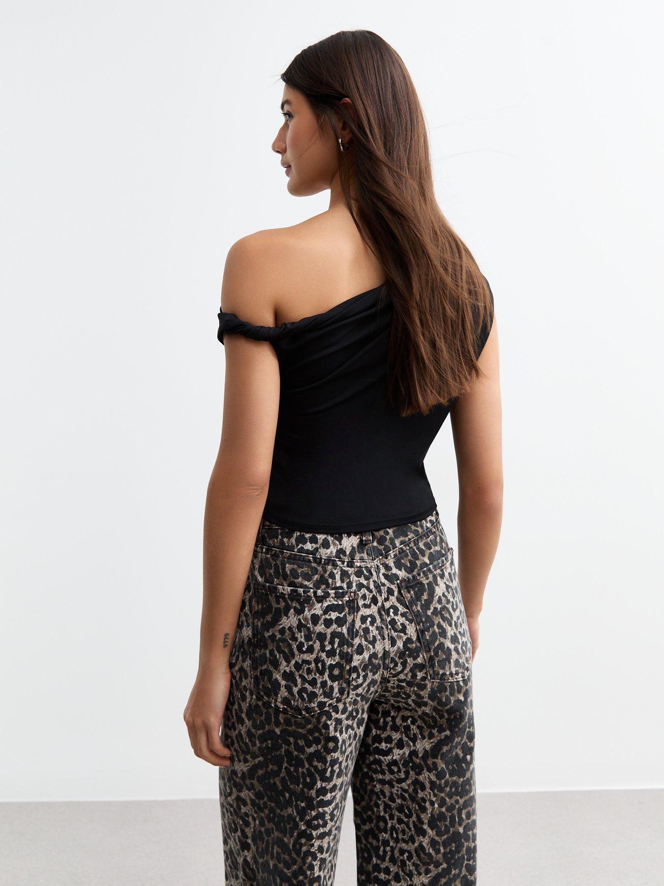 Image 2 of 4 of New Look Off The Shoulder Cropped Top - Black