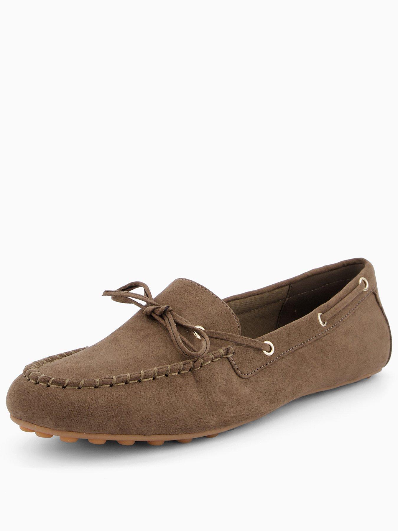 v-by-very-boat-shoes-khakioutfit