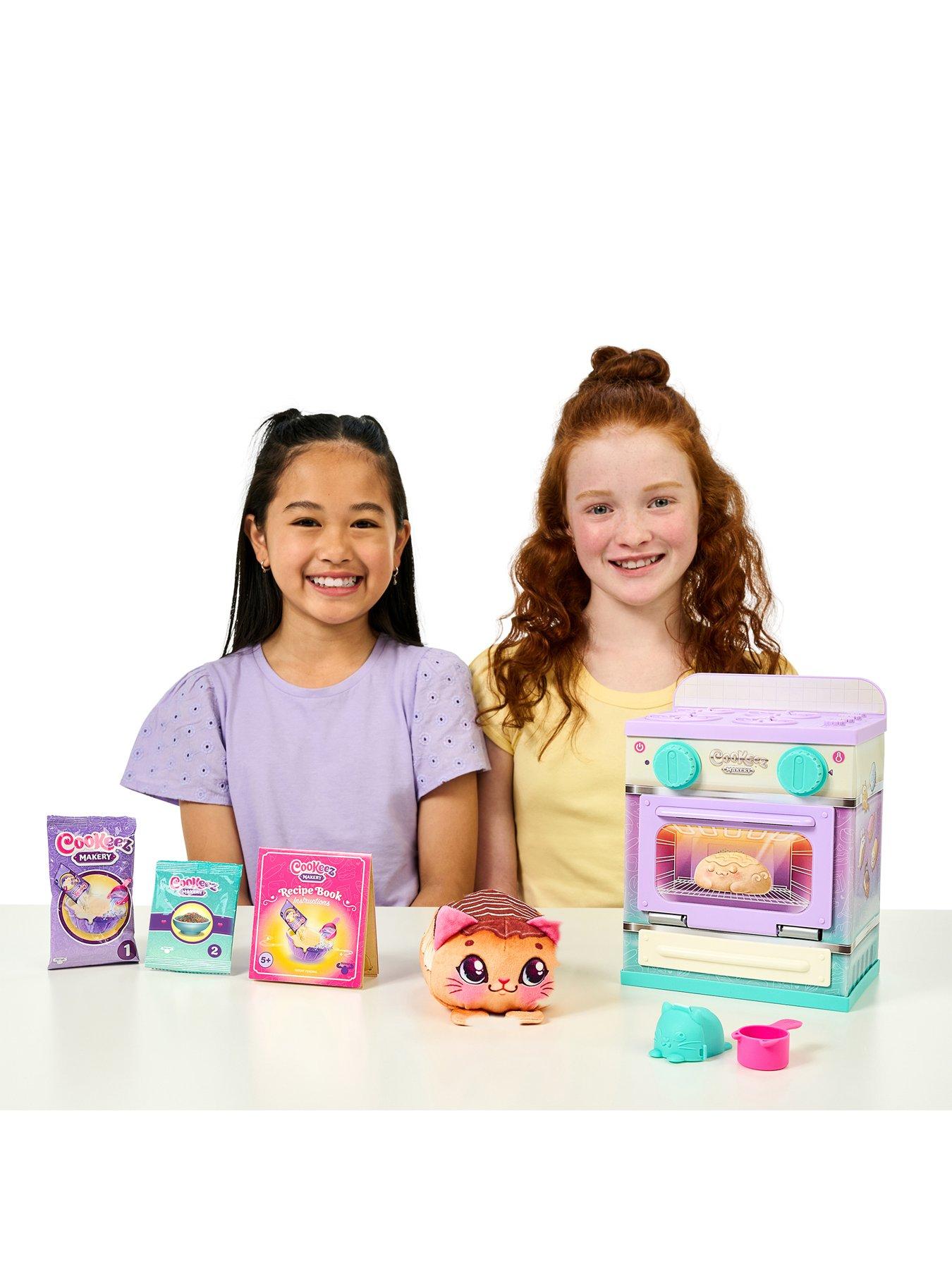 Image 2 of 7 of Cookeez Makery Lil Bakez Mix &amp; Make a Surprise Bake.