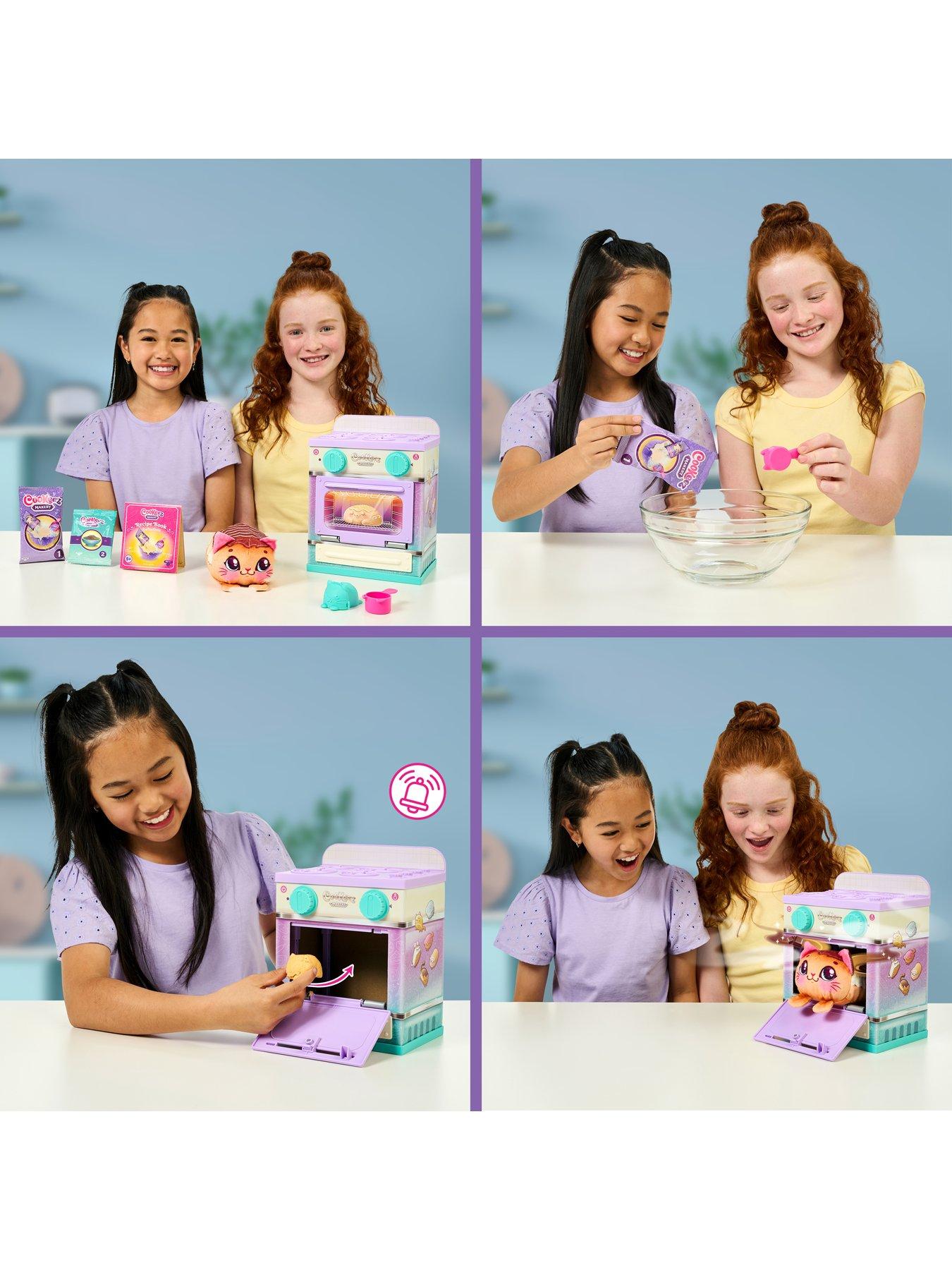 Image 4 of 7 of Cookeez Makery Lil Bakez Mix &amp; Make a Surprise Bake.