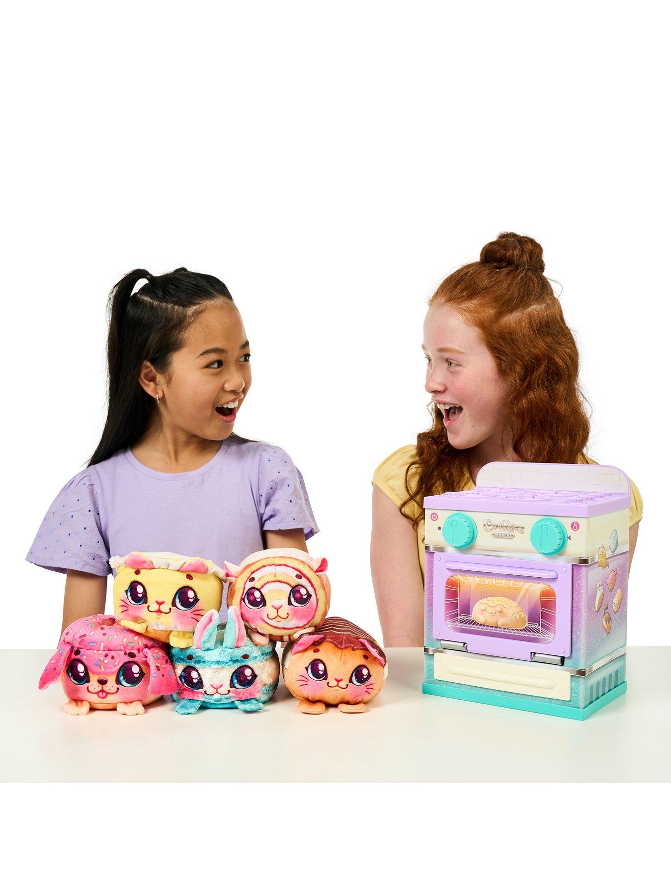 Image 6 of 7 of Cookeez Makery Lil Bakez Mix &amp; Make a Surprise Bake.