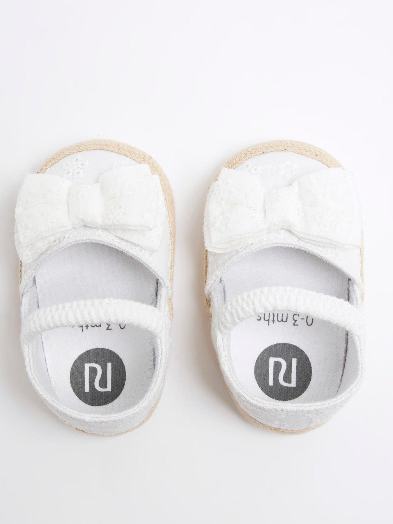 Image 3 of 5 of River Island Baby Baby Girls Broderie Bow Sandals - Cream