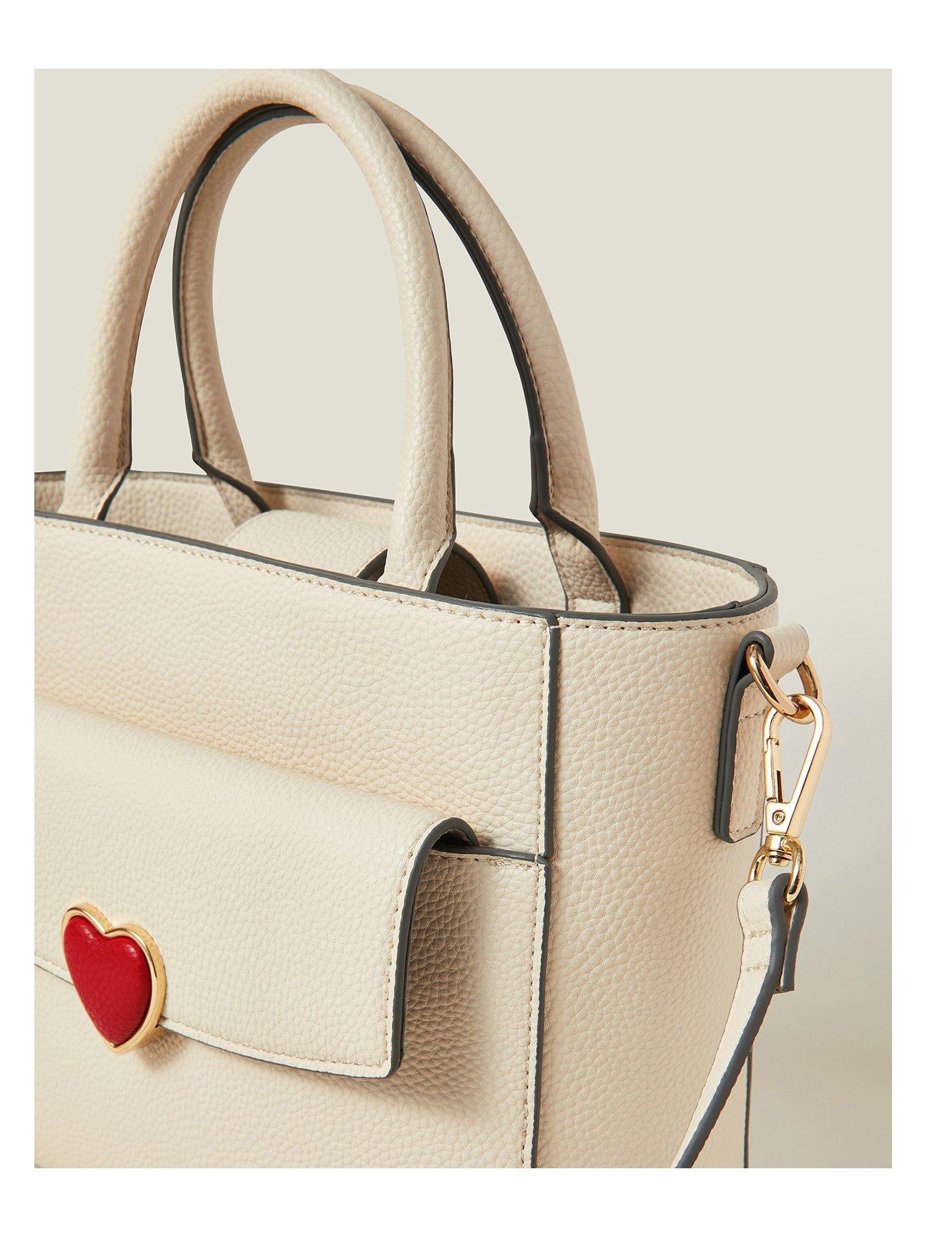 accessorize-heart-handheld-bag-creamoutfit