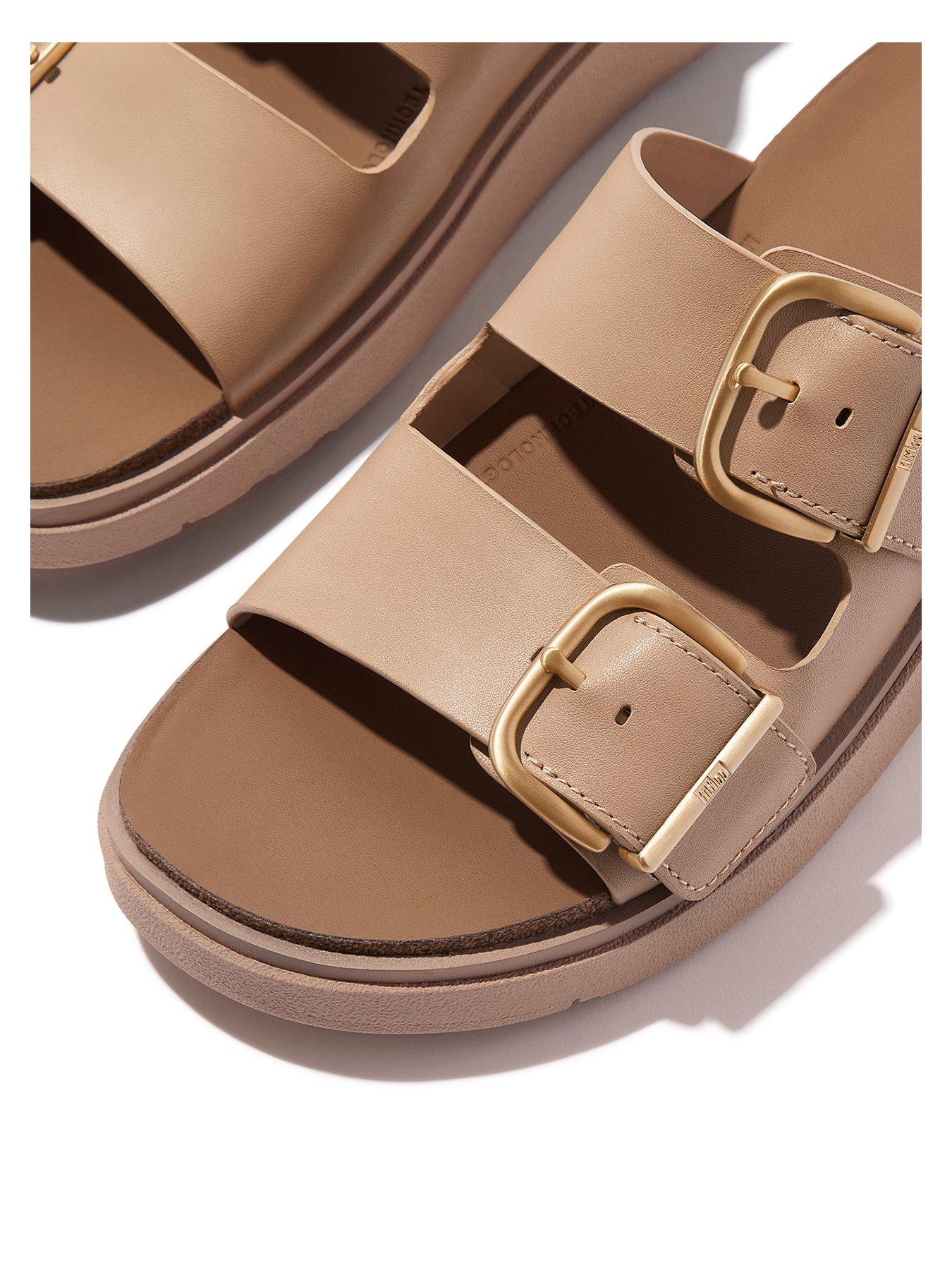 fitflop-gen-ff-buckle-two-bar-leather-slides-classic-beigeoutfit