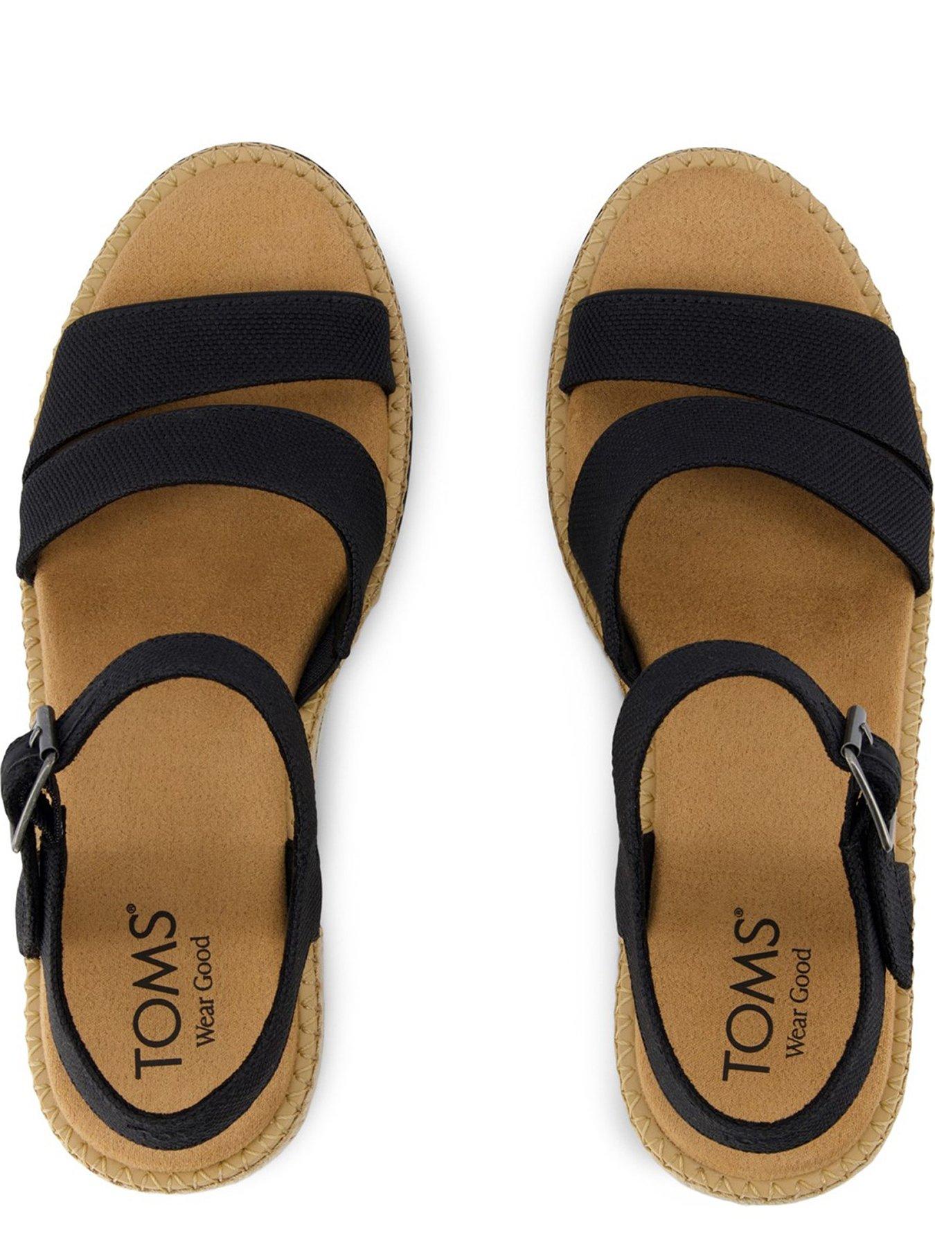 toms-darya-wedge-sandaloutfit