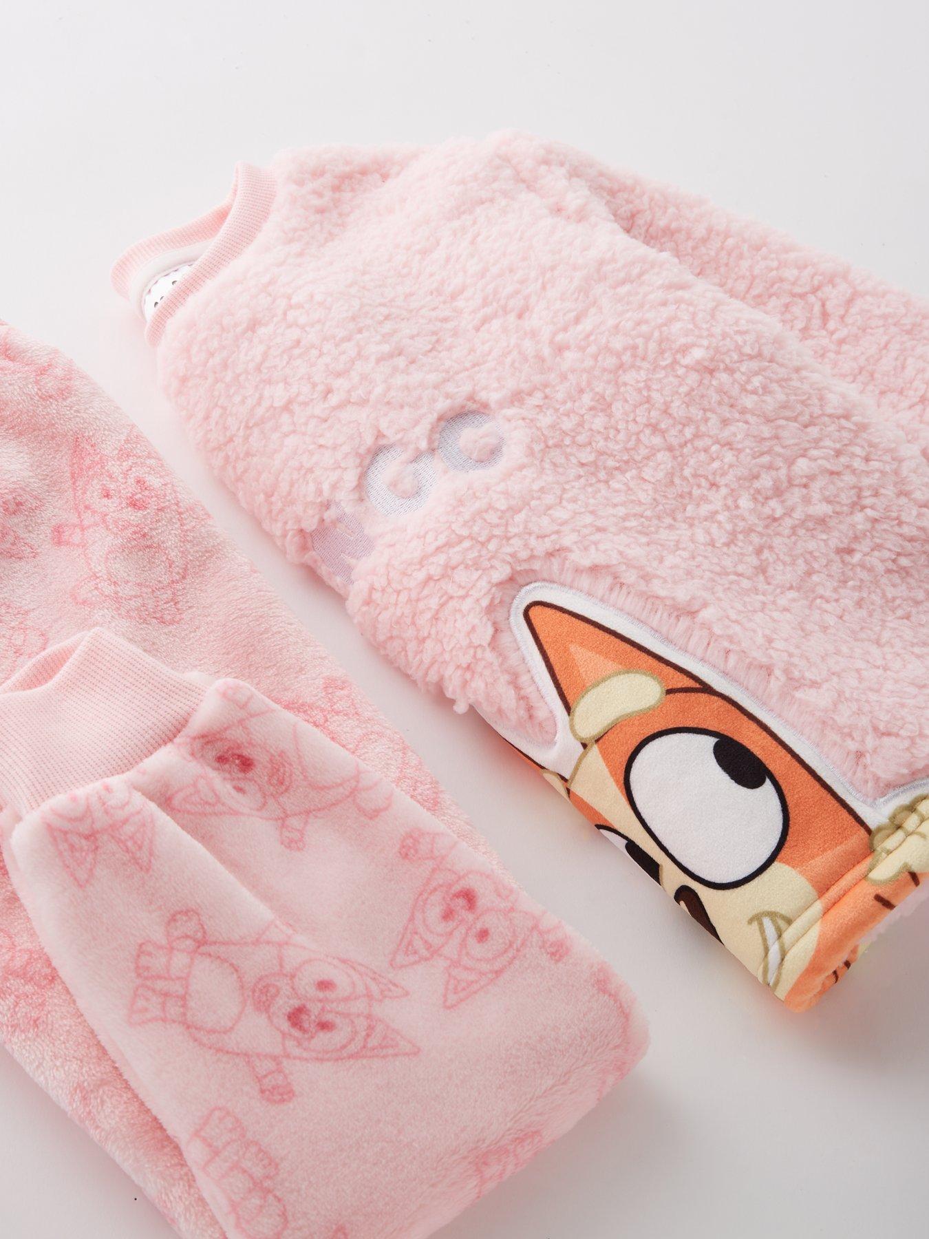 bluey-bluey-bingo-fleece-pyjamas-pinkdetail