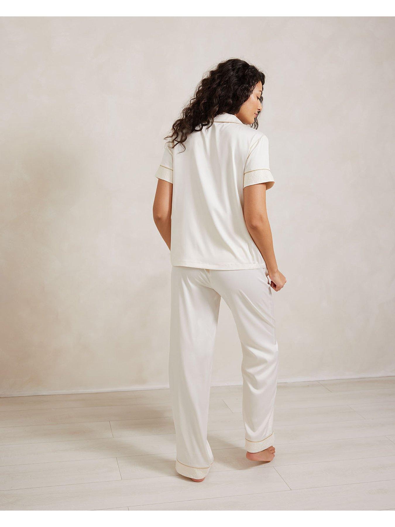 Image 2 of 5 of CHELSEA PEERS Satin Long Pyjama Set - White