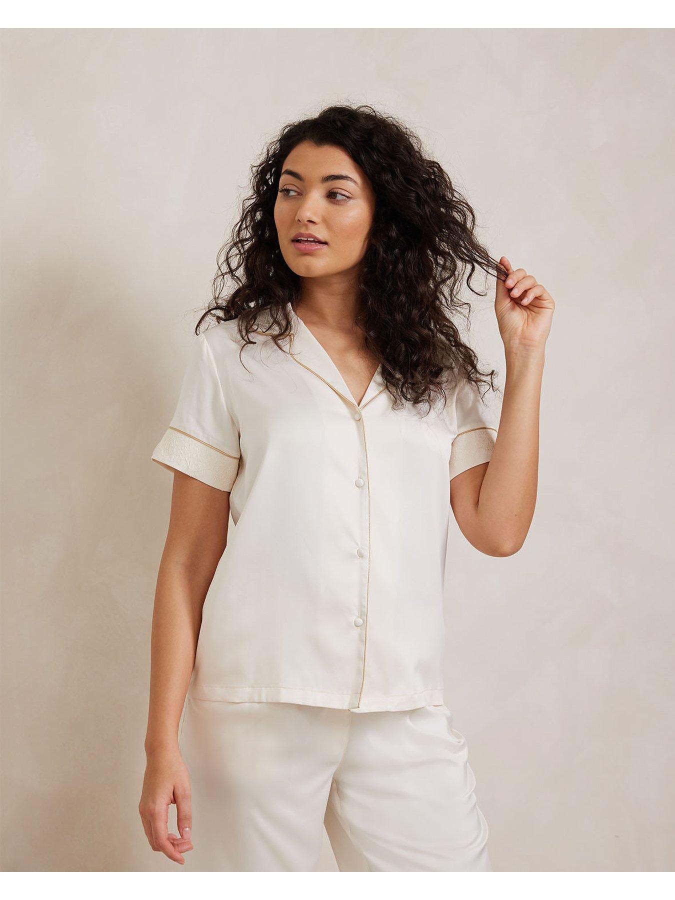Image 3 of 5 of CHELSEA PEERS Satin Long Pyjama Set - White