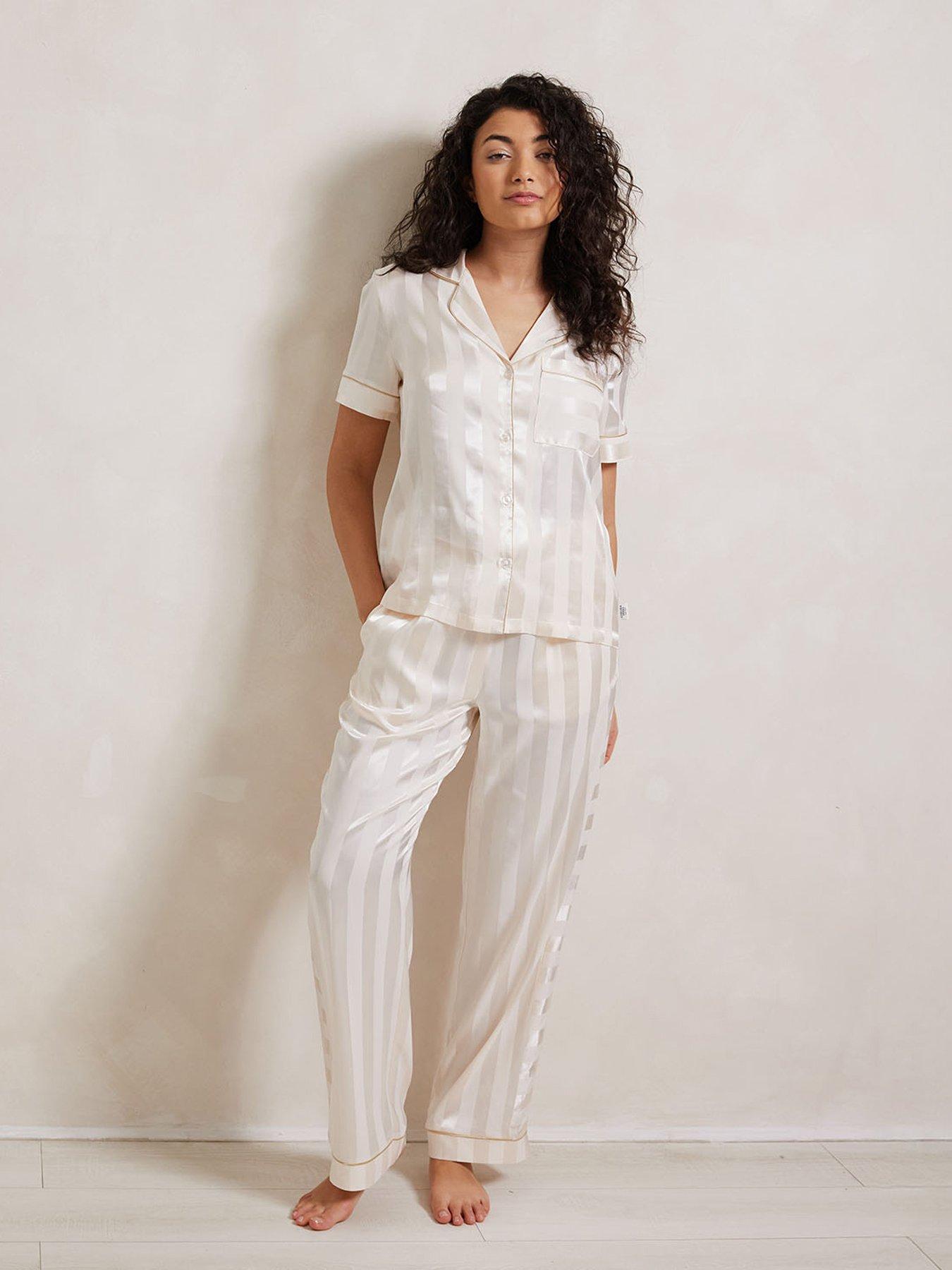 chelsea-peers-long-button-up-set-with-short-sleeves-in-satinnbspjaquardnbspstripe-white
