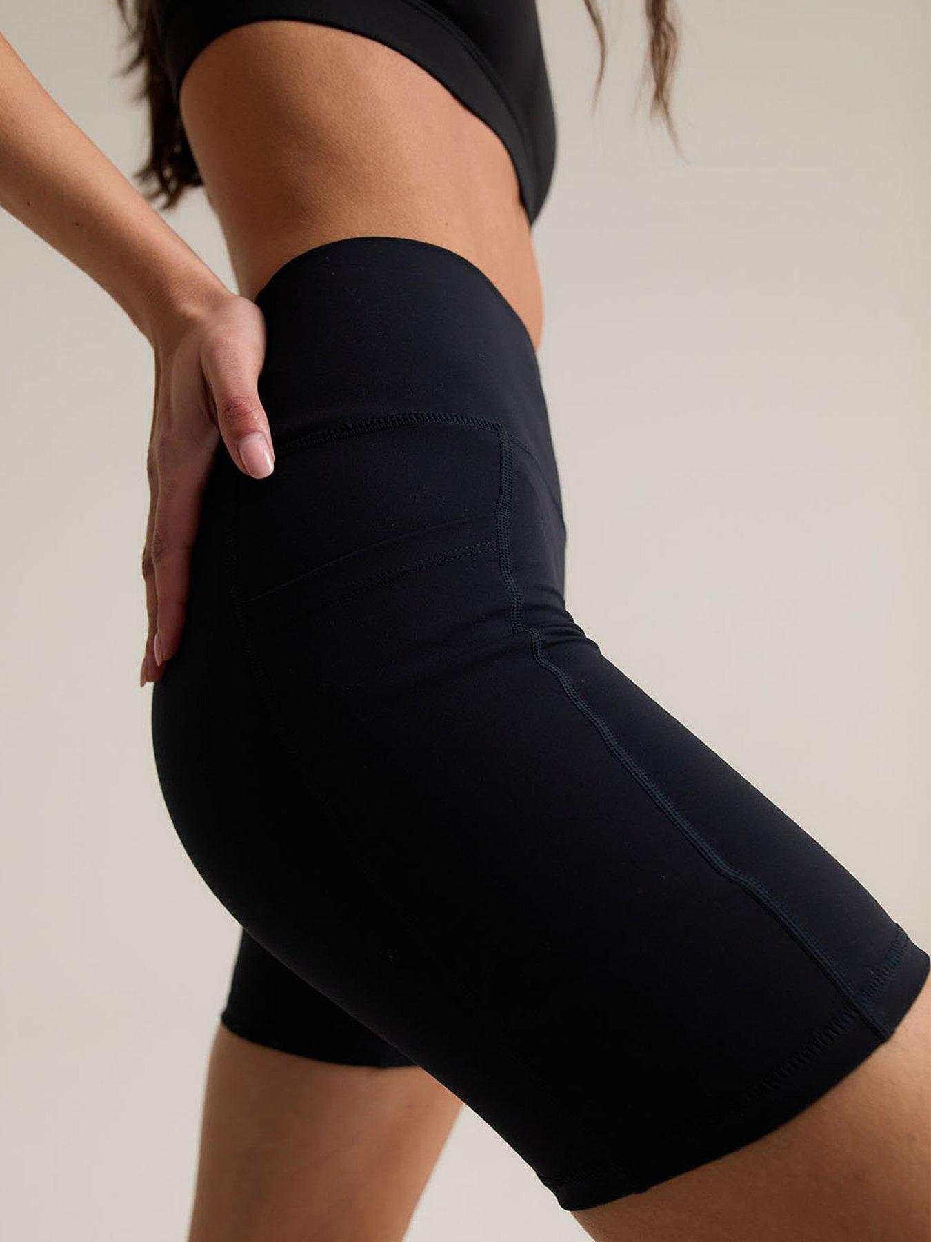 chelsea-peers-cycling-shorts-blackoutfit