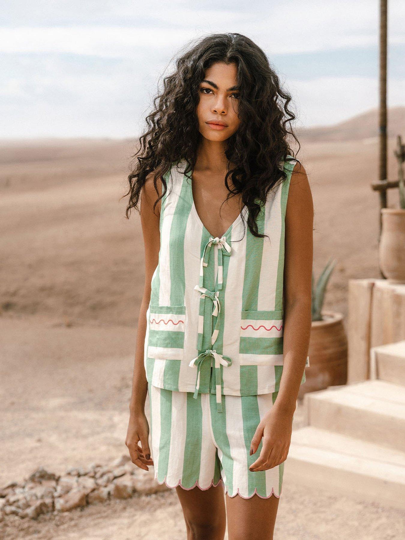Image of CHELSEA PEERS Tie Front Top With Front Pockets And Scallop Shorts - STRIPE