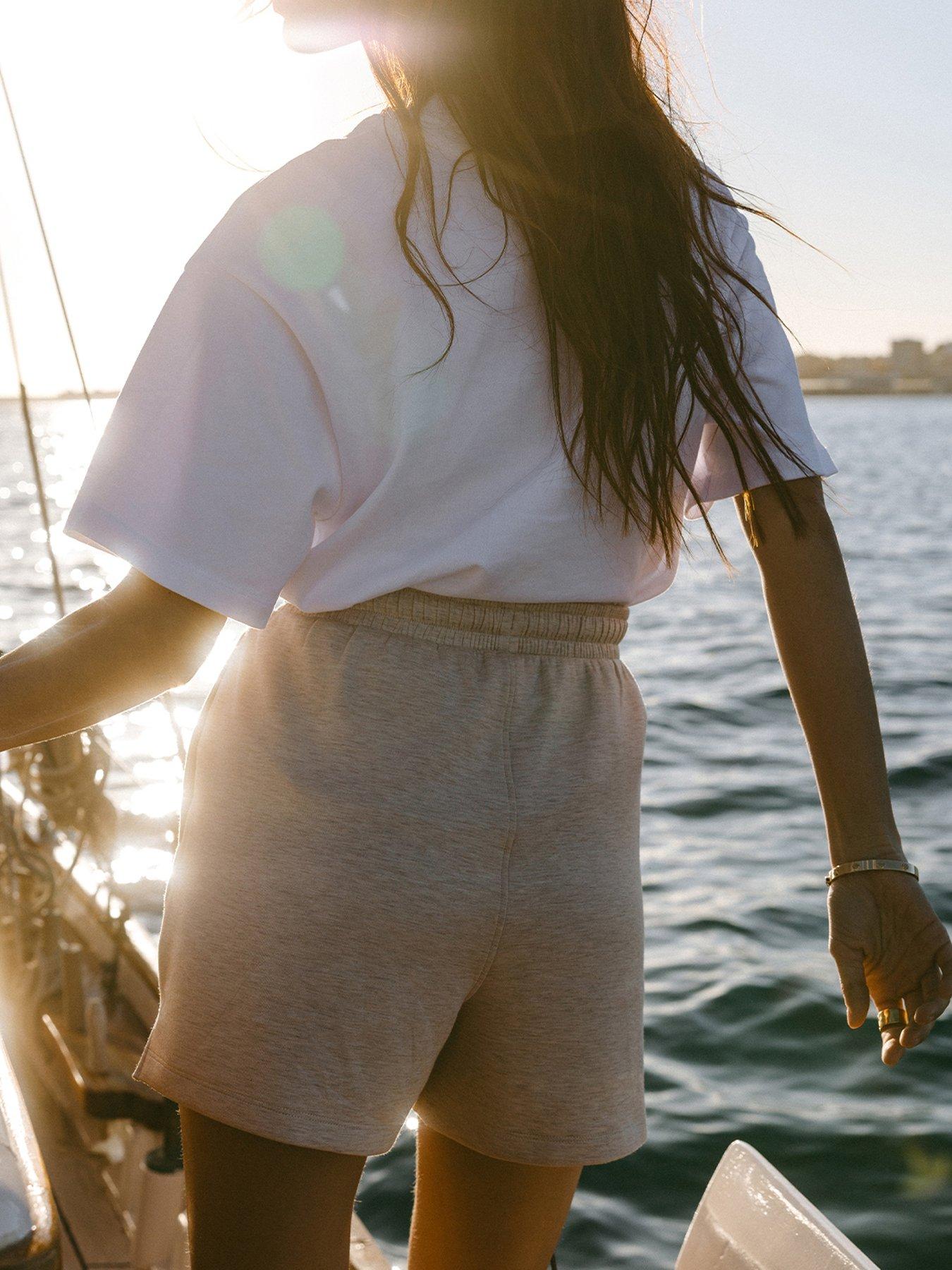 Image 3 of 6 of CHELSEA PEERS Luxecomfort Scuba Shorts - Beige Marl
