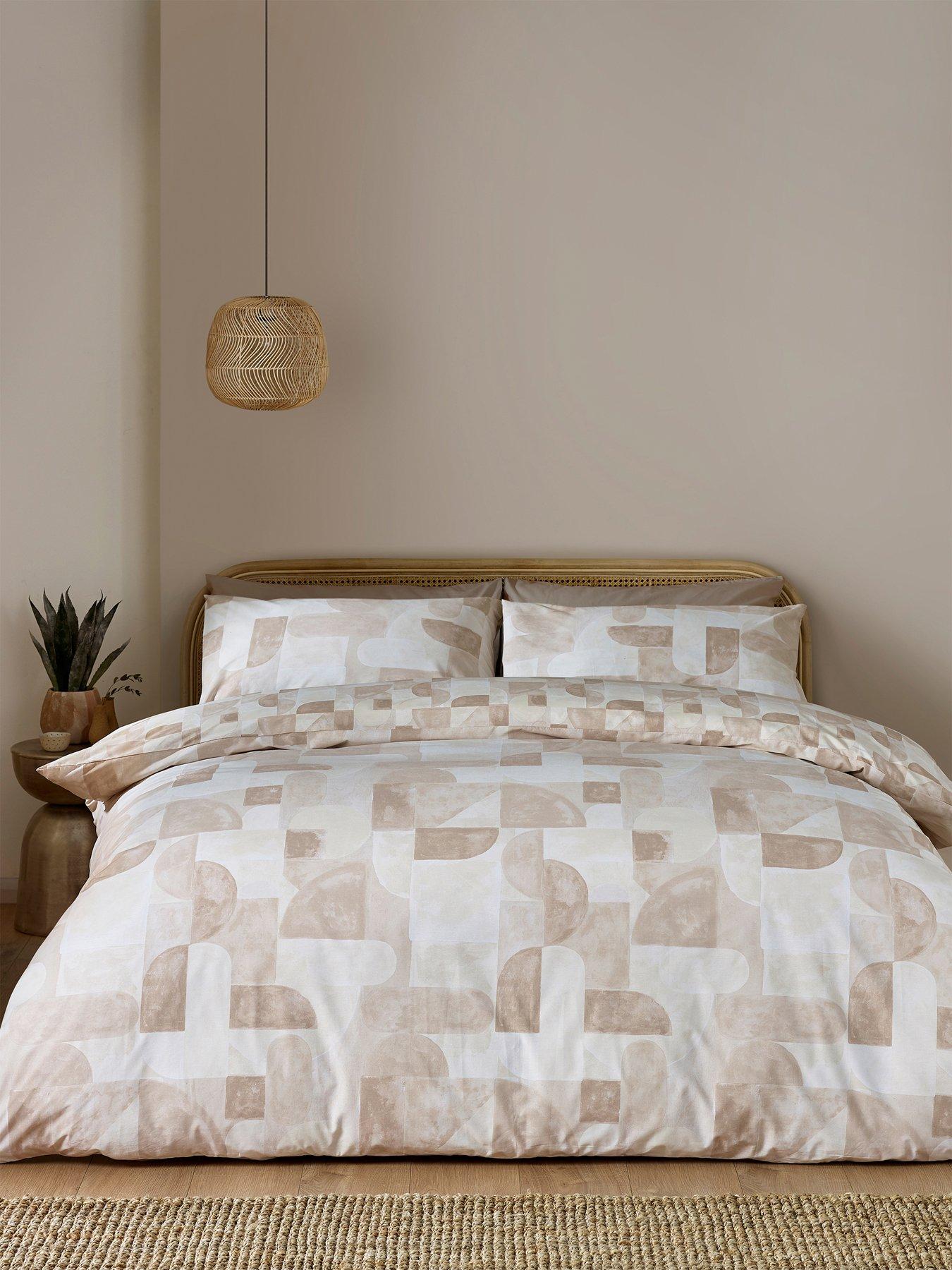 Image 1 of 5 of Catherine Lansfield Sloane Geo Duvet Set