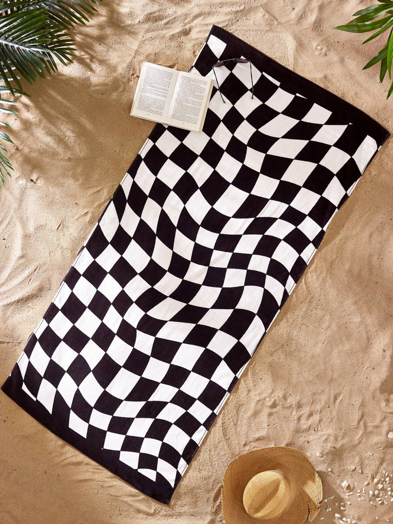 catherine-lansfield-checkerboard-beach-towel