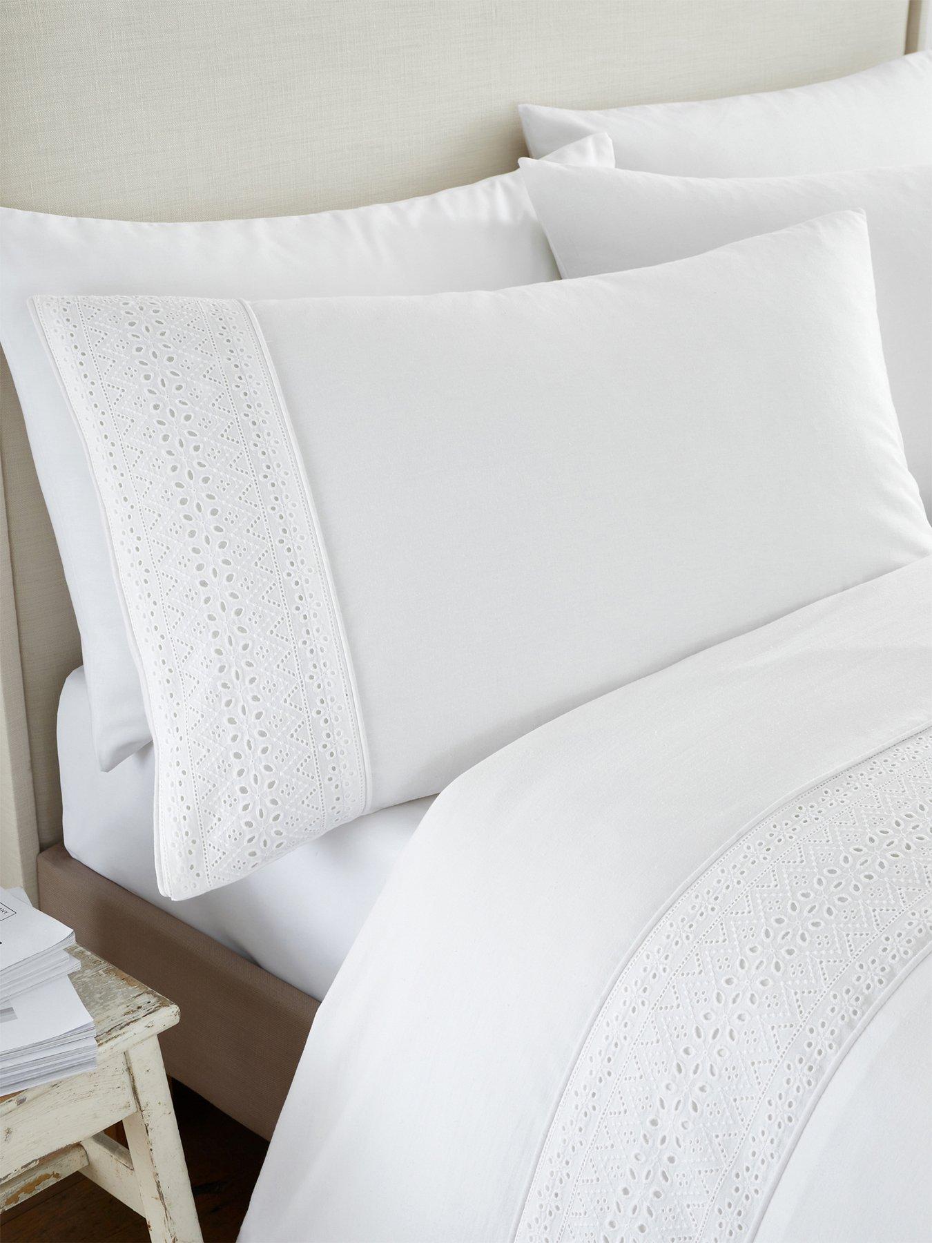 catherine-lansfield-broderie-anglaise-duvet-set-white
