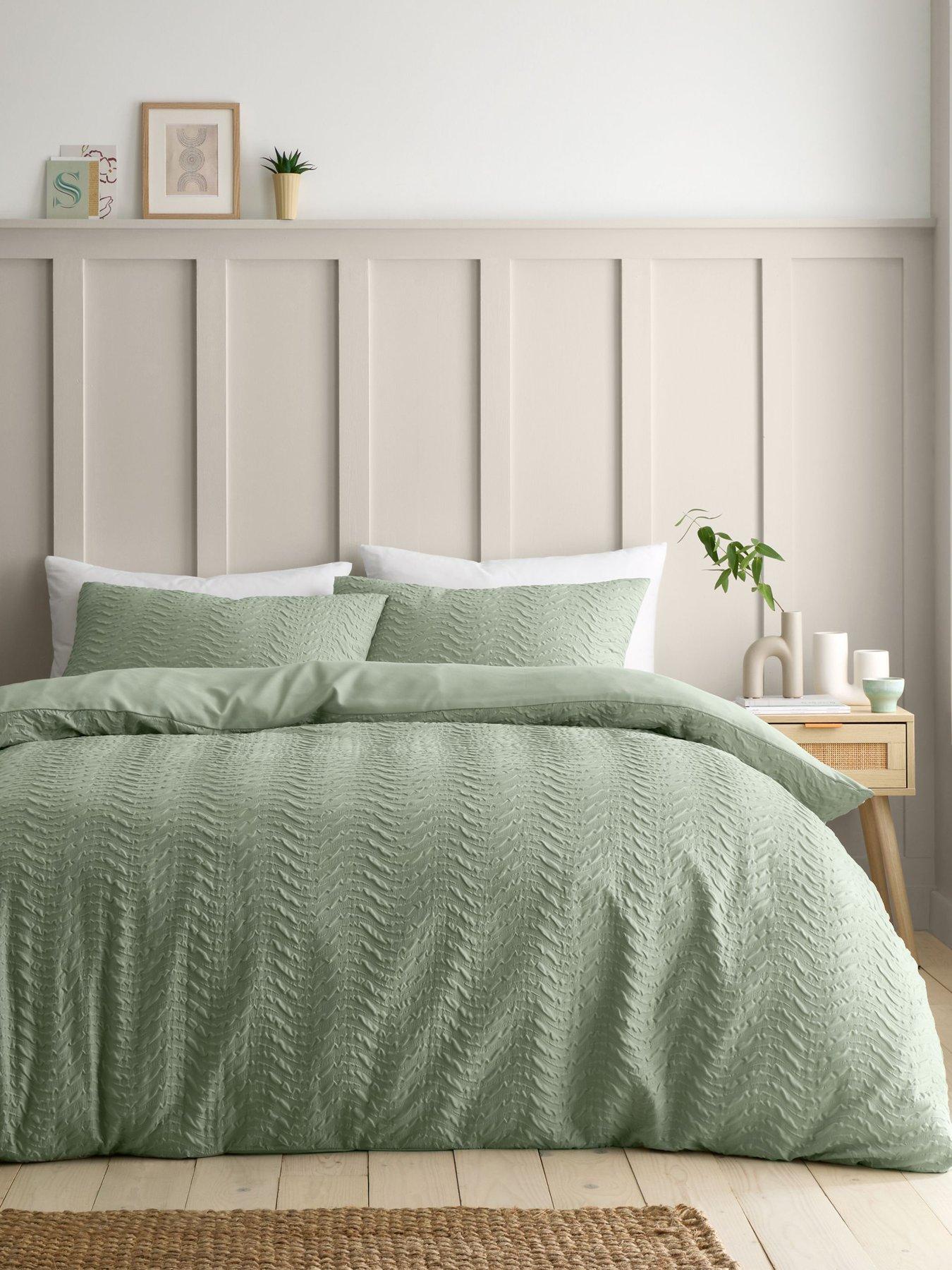 Image 1 of 5 of Catherine Lansfield Heatset Wave Duvet Set - Mint Green