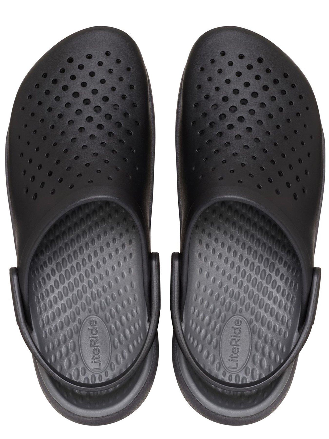 crocs-crocs-inmotion-clog-sandaloutfit