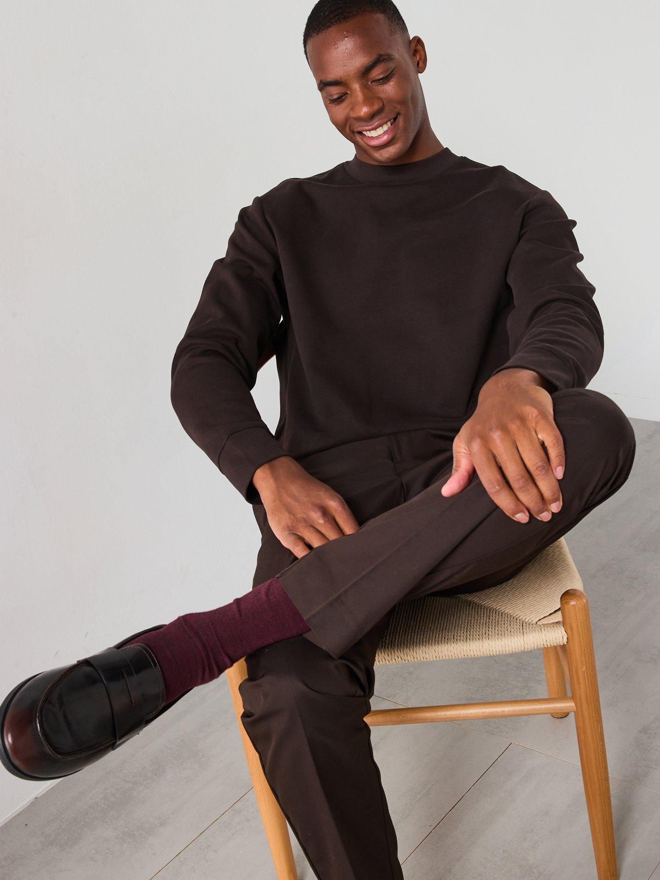 mango-nole-essentials-heavyweight-crew-sweat-dark-browndetail
