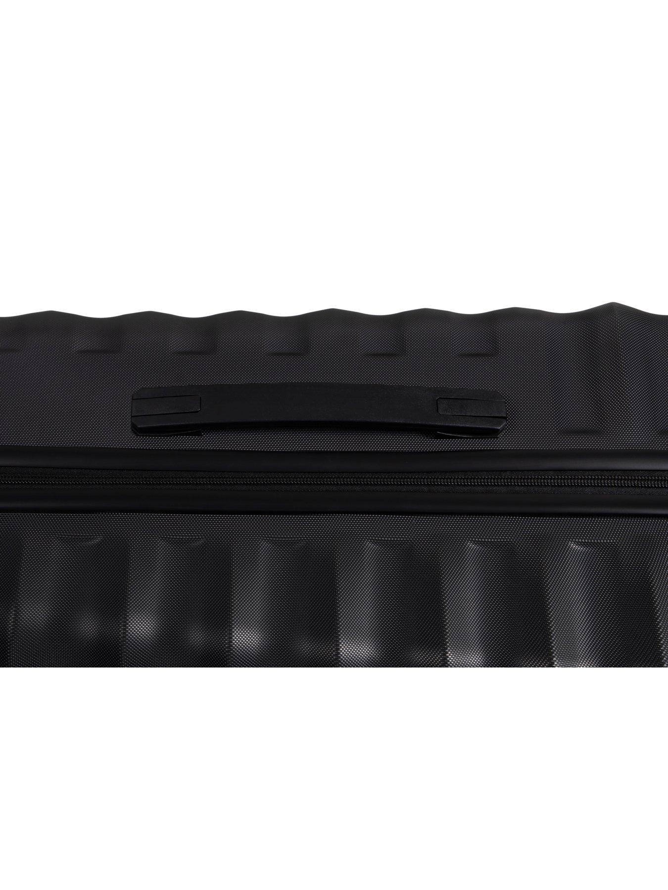 Image 6 of 7 of it Luggage Black Hardshell&nbsp;Suitcase - Medium