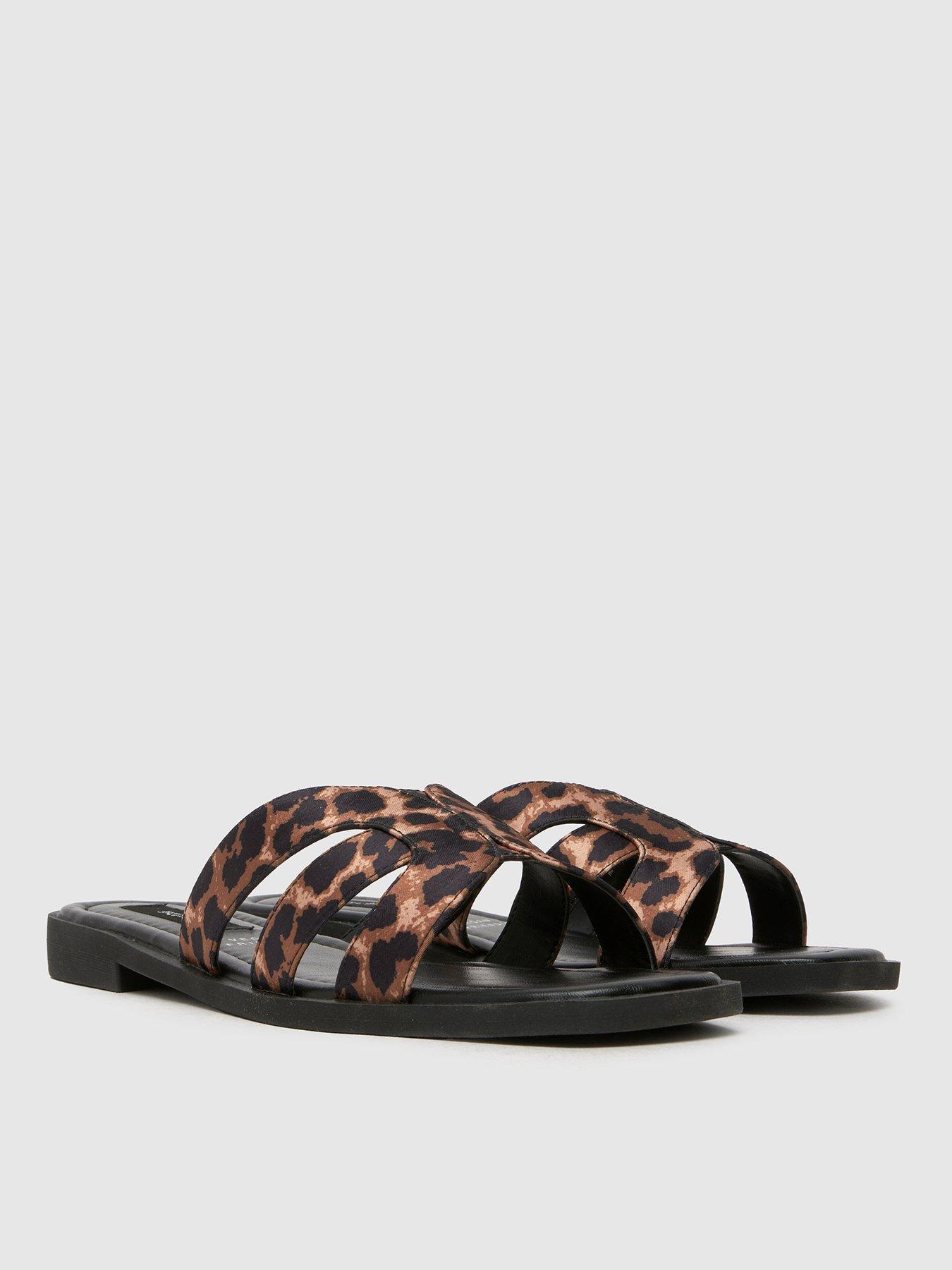schuh-trisha-flat-mule-sandals-leopard-printstillFront