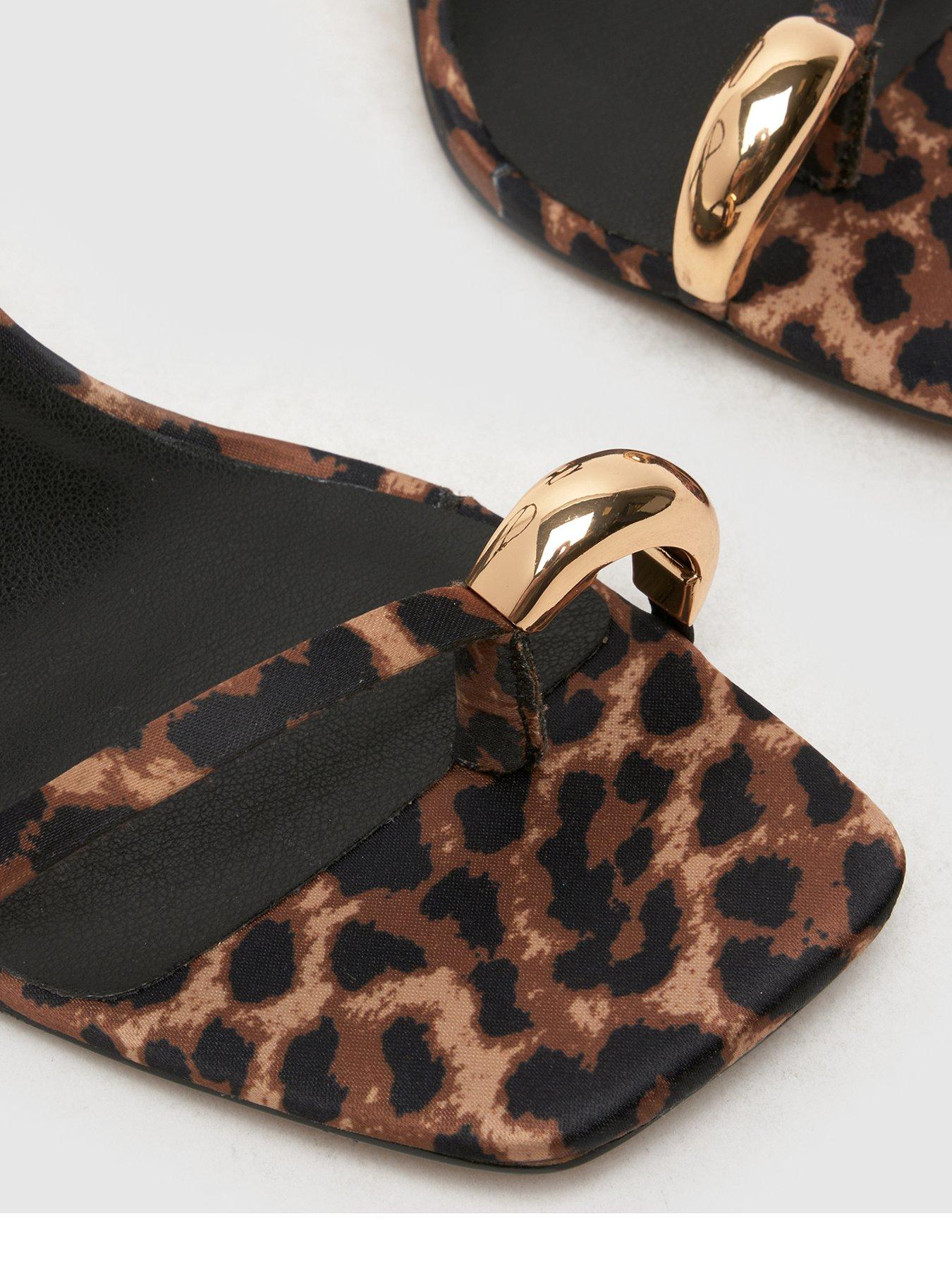 schuh-susie-metal-toe-loop-heeled-sandal-leopard-printback