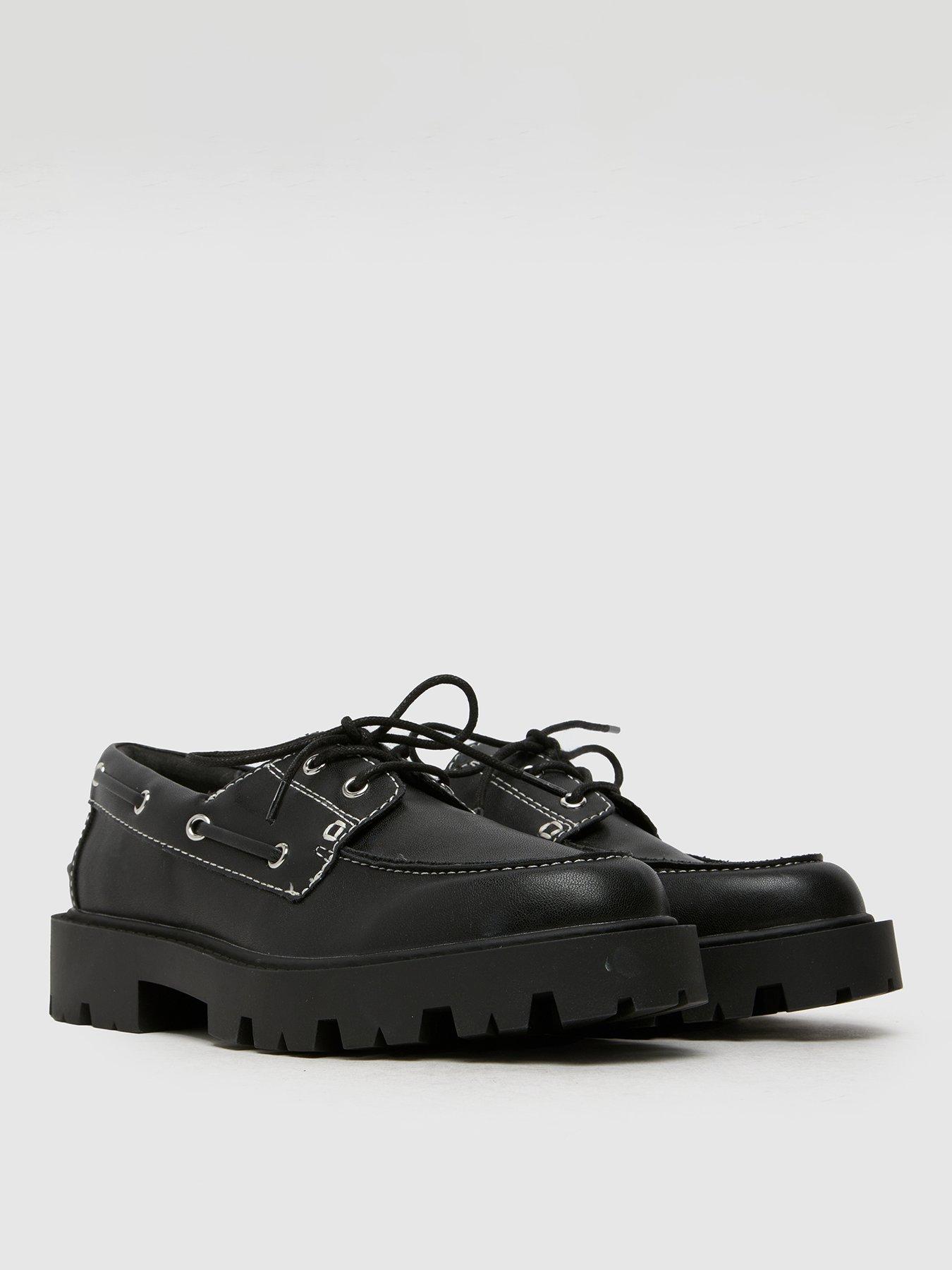 schuh-leora-boat-shoe-blackstillFront